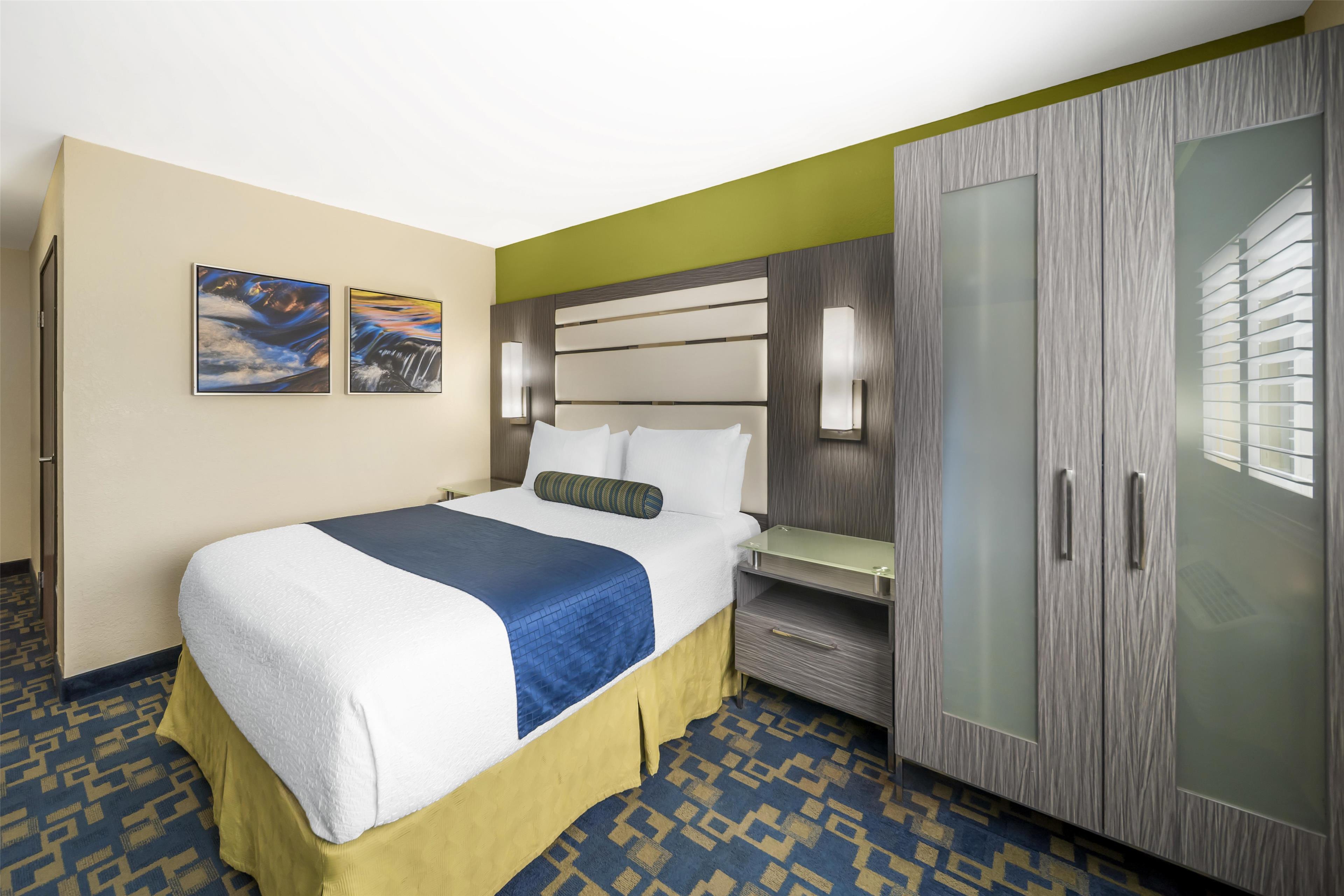 Double Queen Size Bed