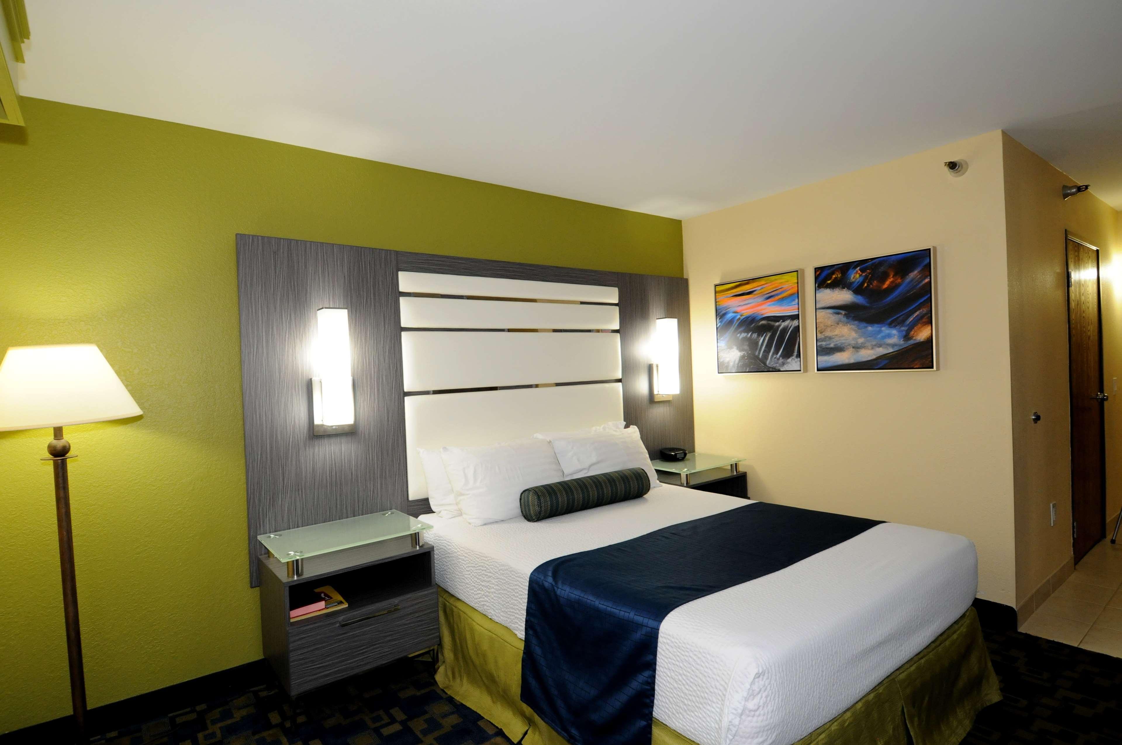 Double Accessible-queen Size Bed