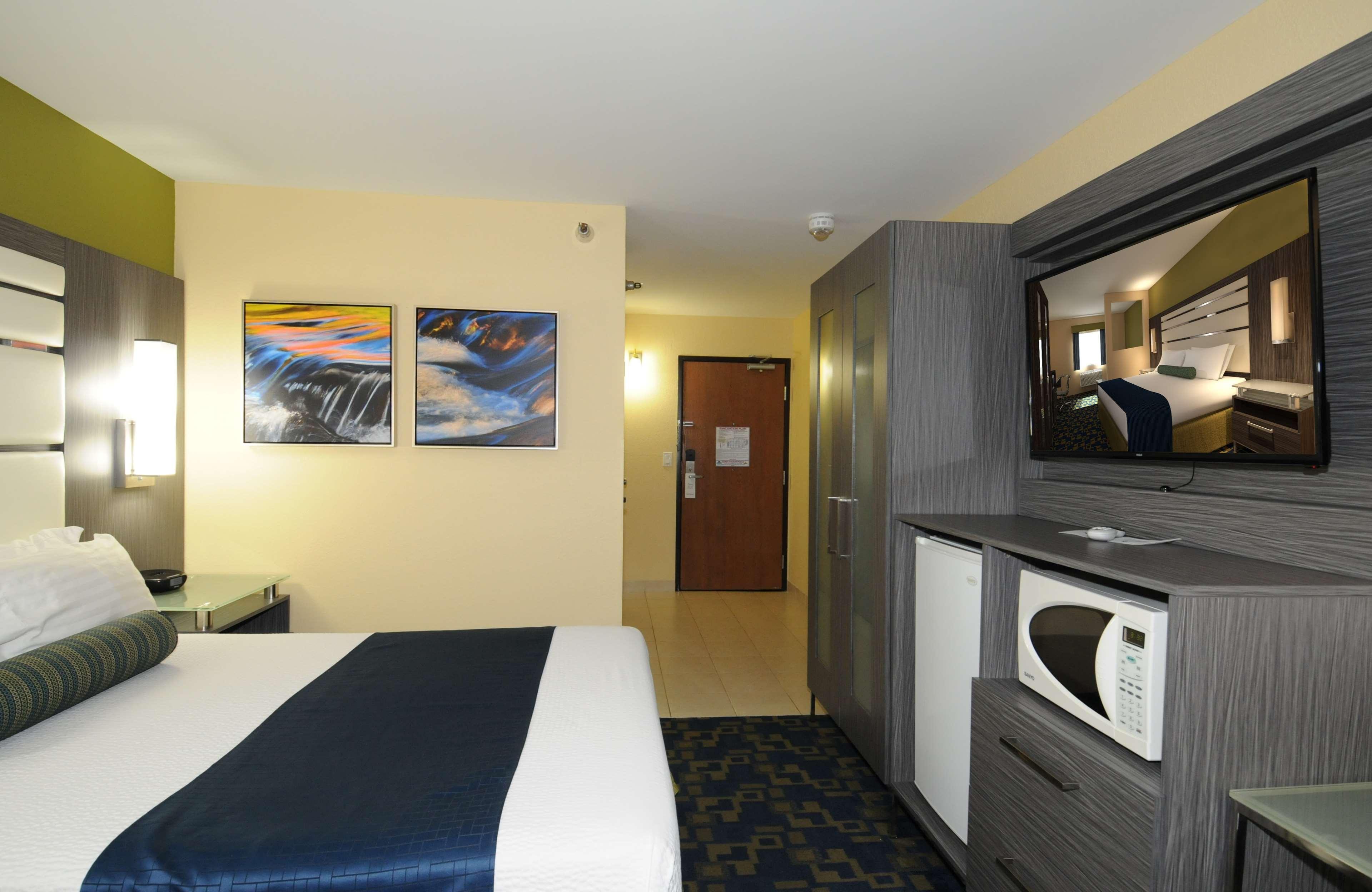 Double Accessible-queen Size Bed