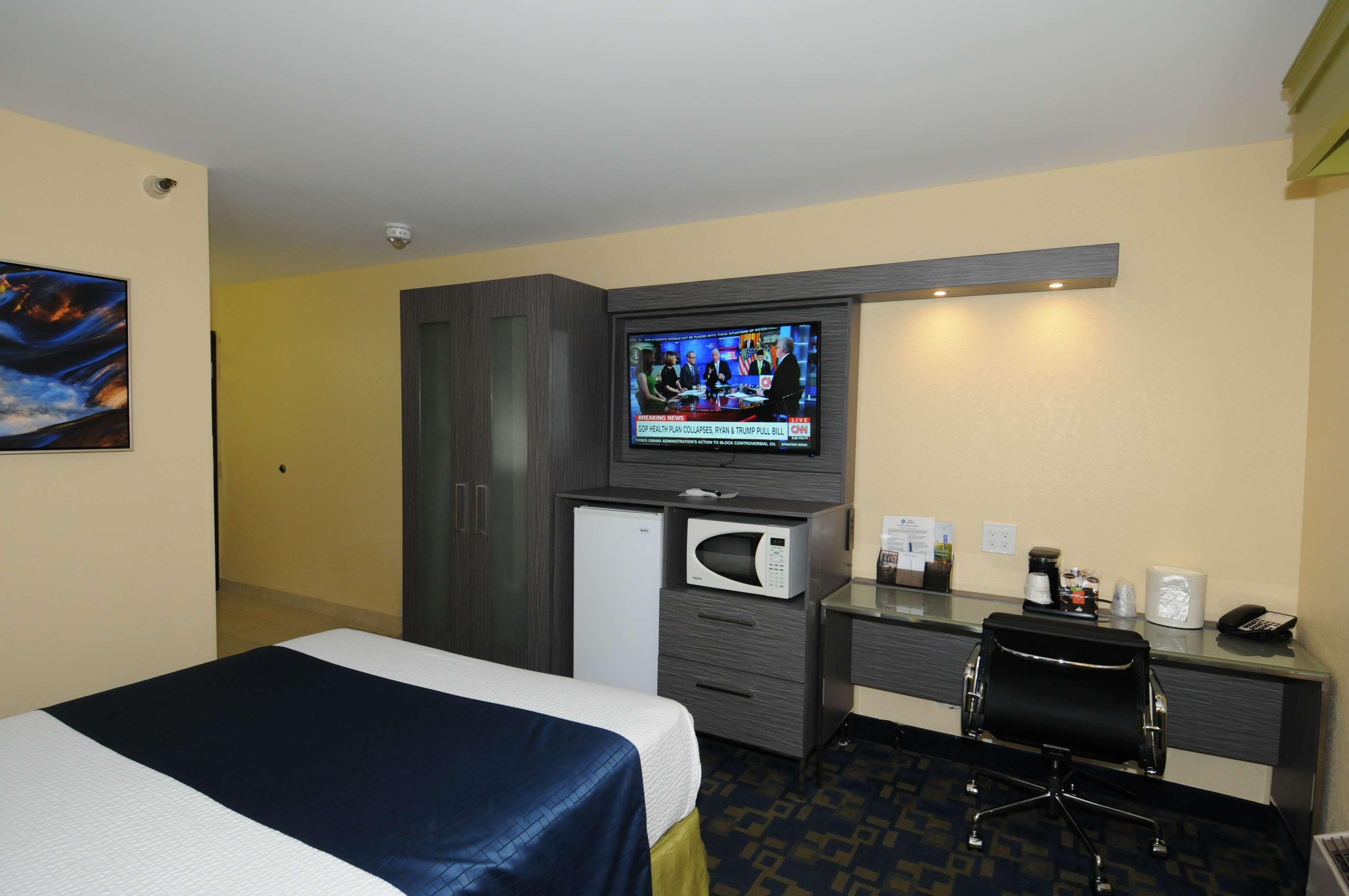 Double Accessible-queen Size Bed