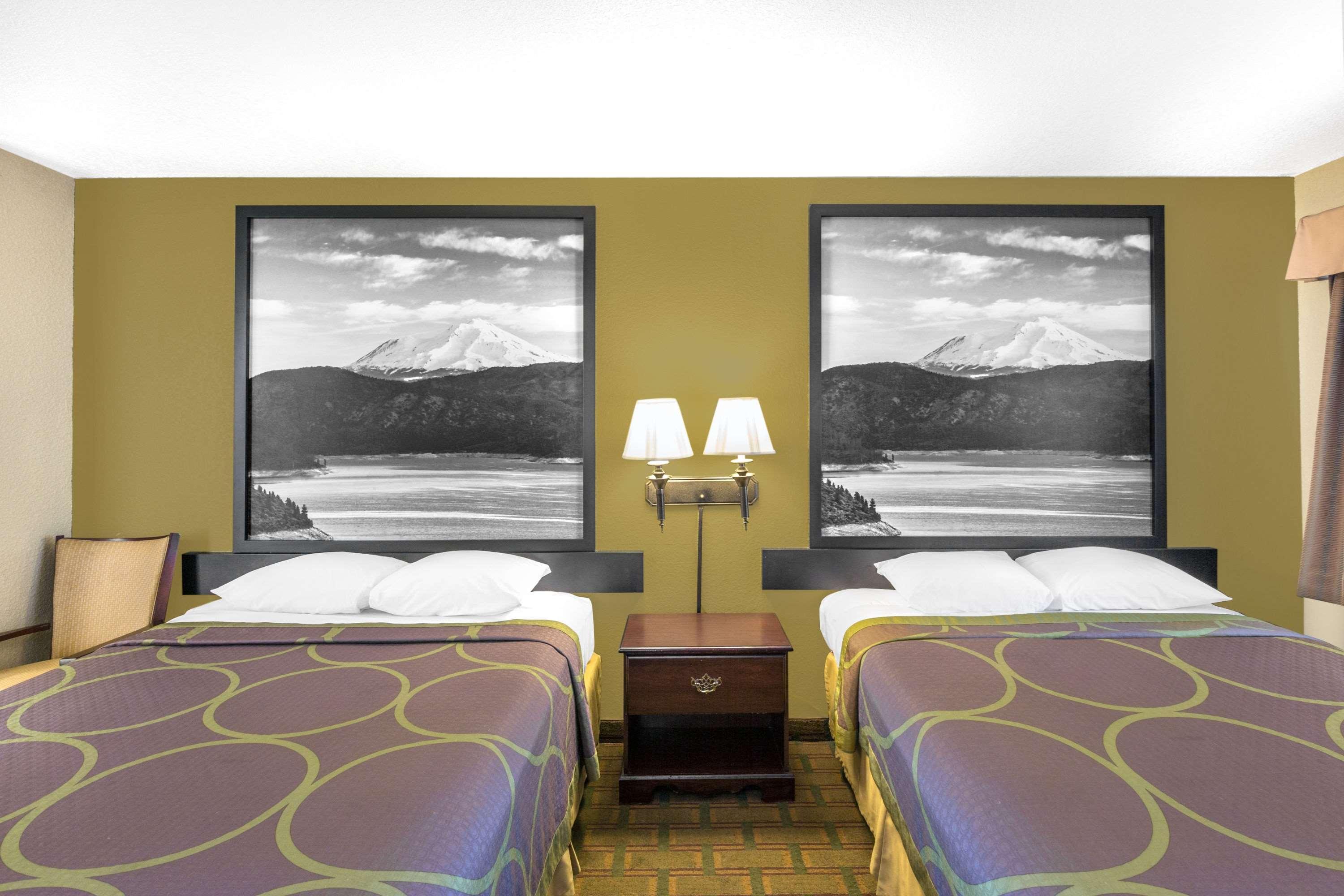 Quadruple Two Queen Beds Non Smoking