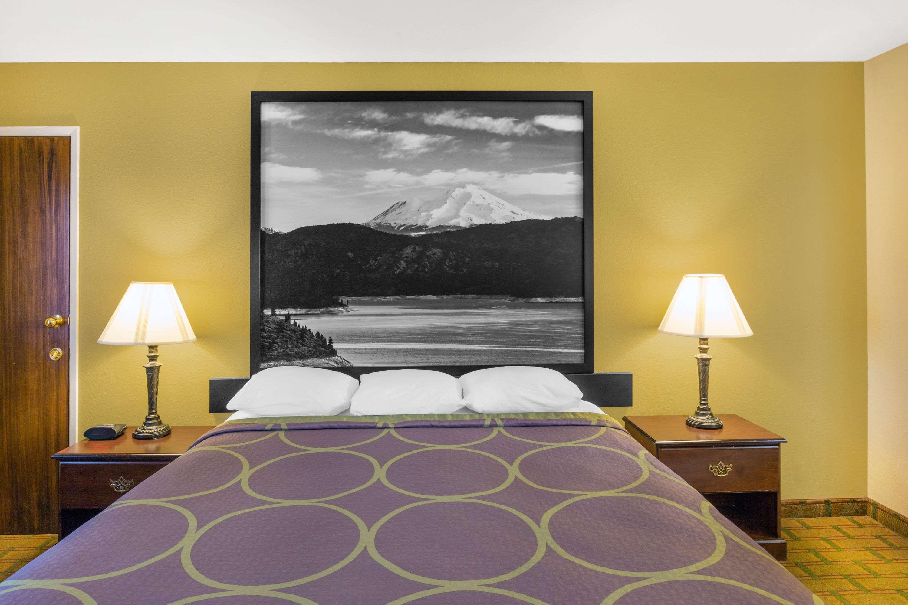 Double King Bed Non Smoking