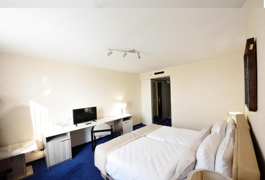 Suite Three Bedrooms