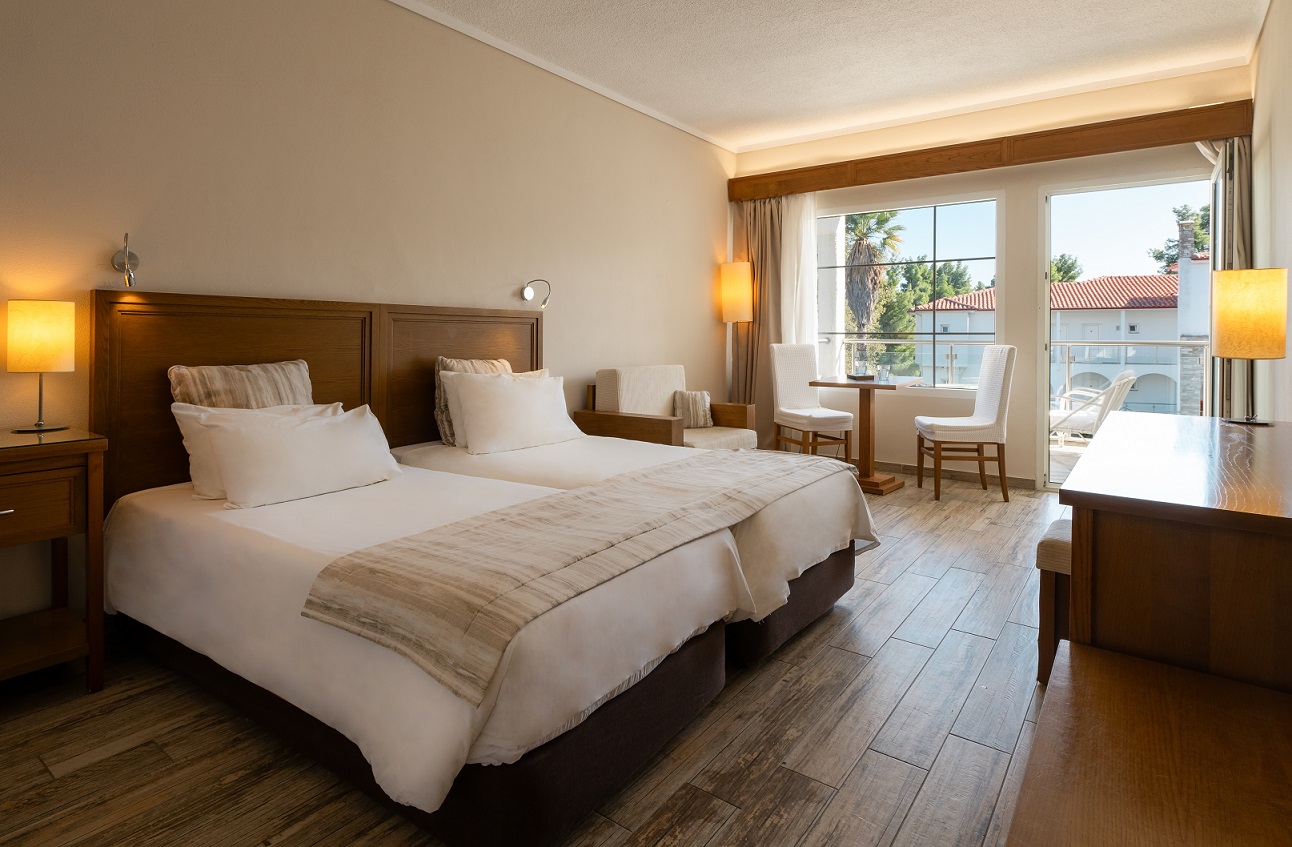 Double or Twin Side Sea View