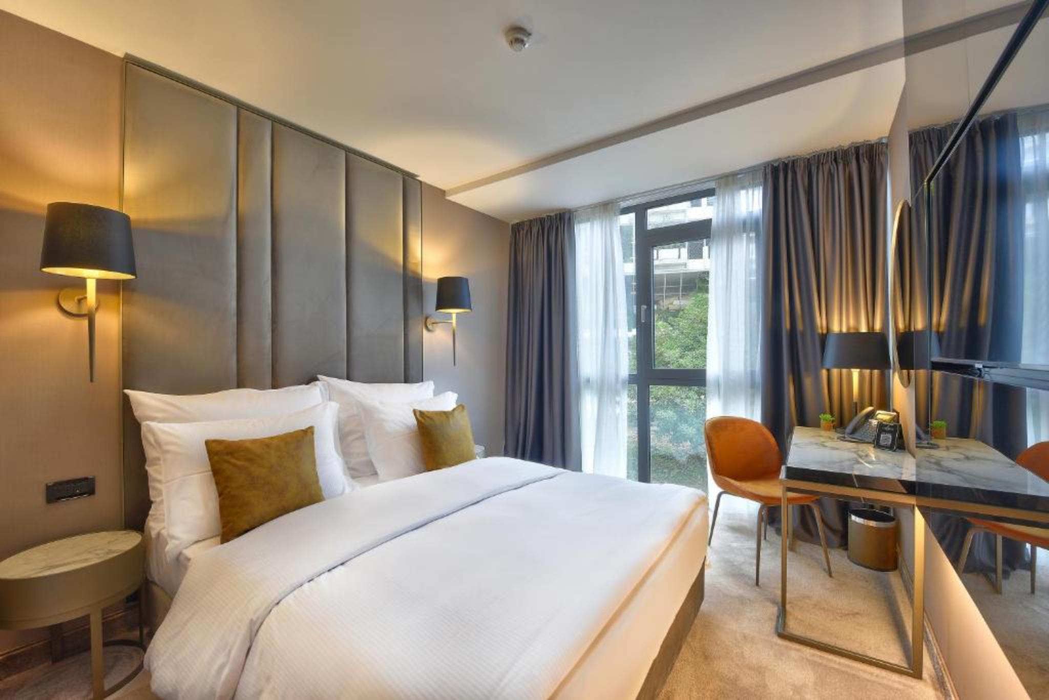 Double or Twin Standard