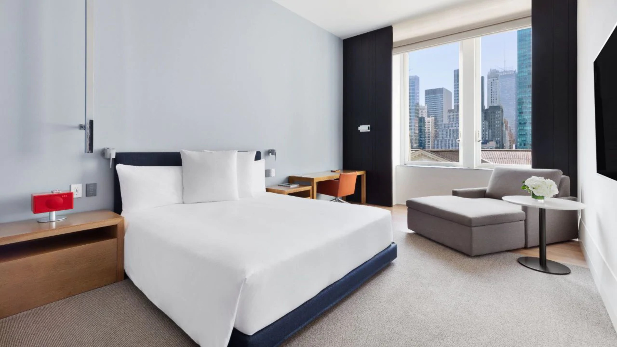 Double Deluxe City View King Bed