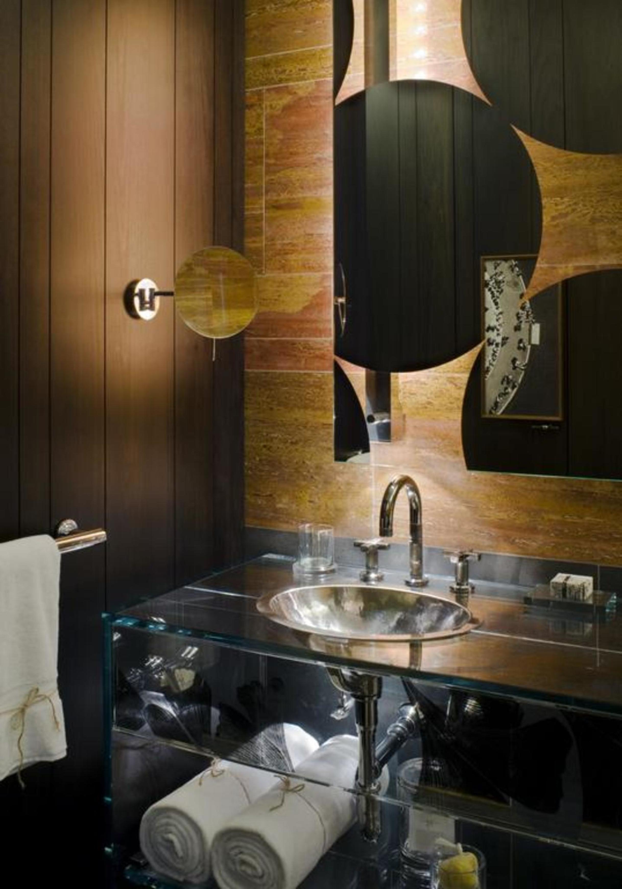 Double Deluxe City View King Bed