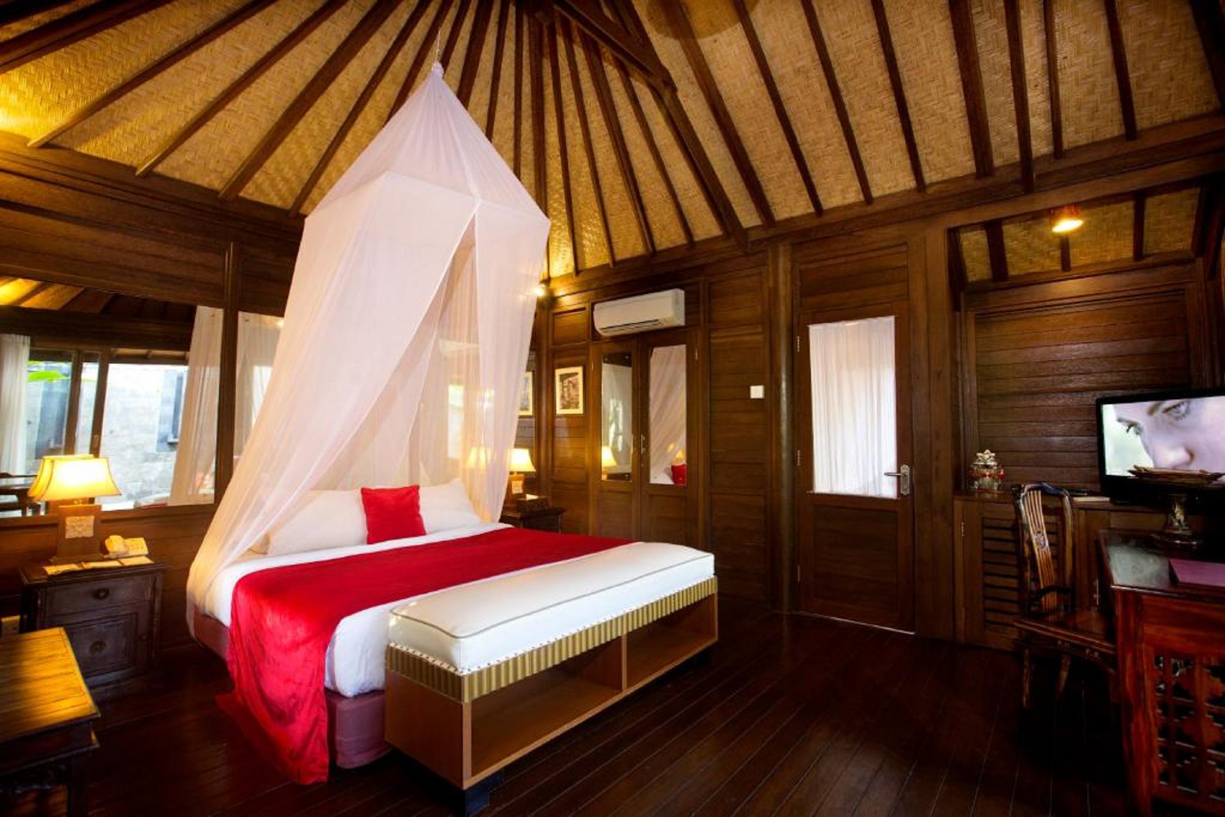 Villa Queen Size Bed