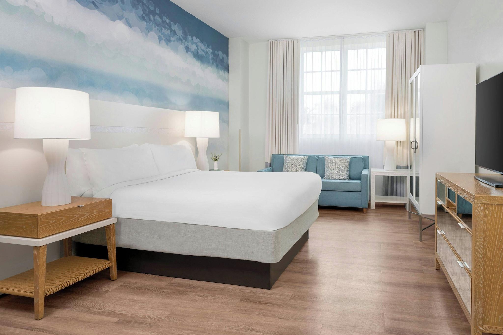 Studio Queen Size Bed