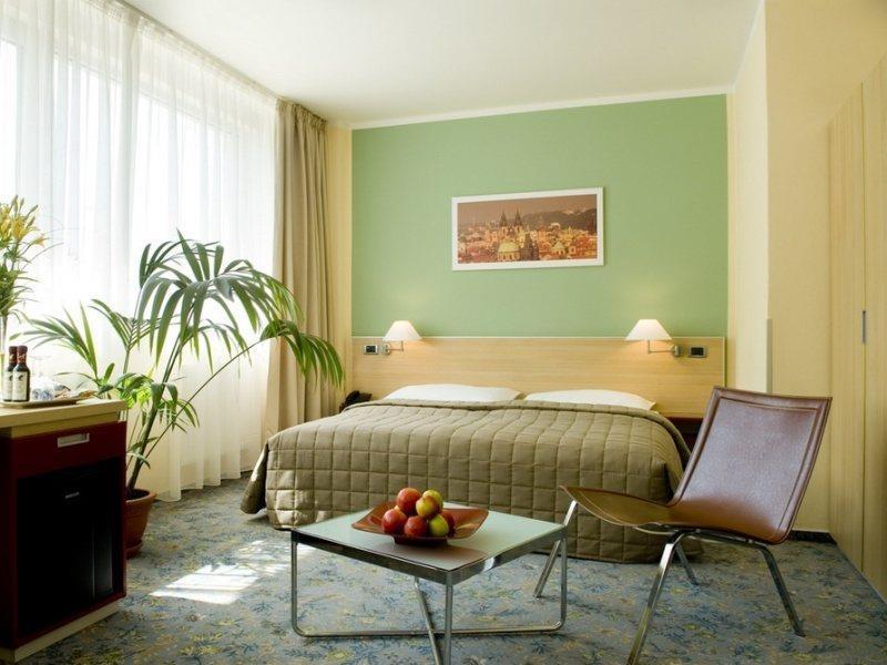 Family Room Superior