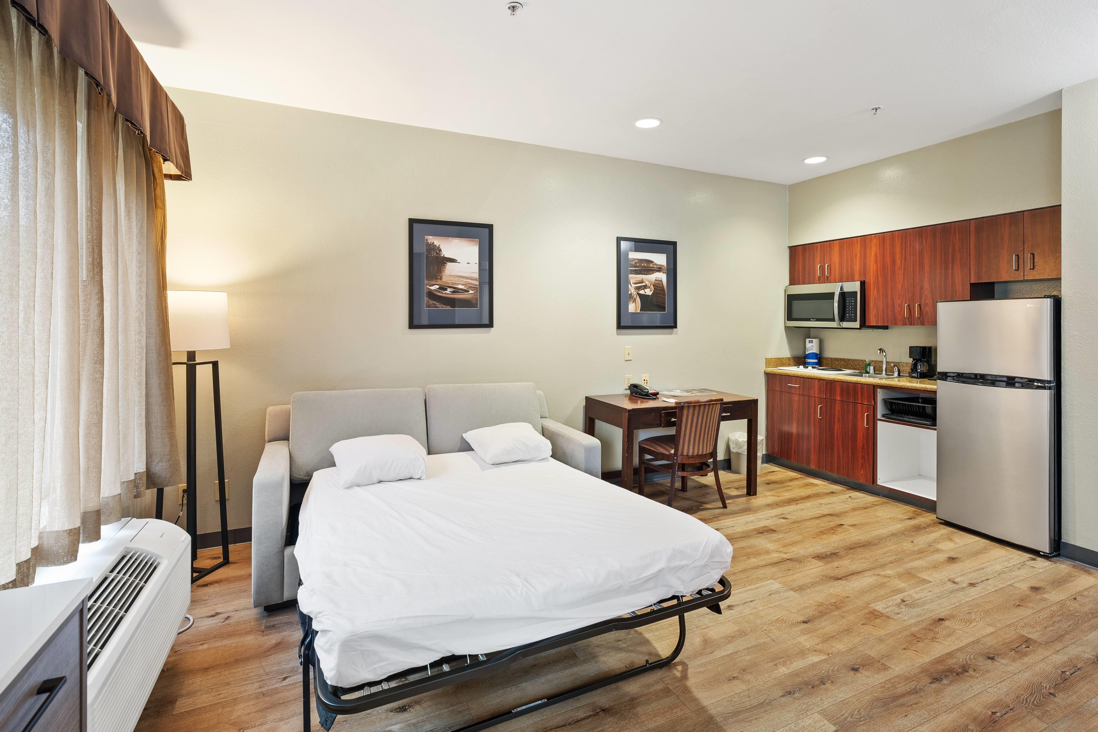 Suite King Size Bed