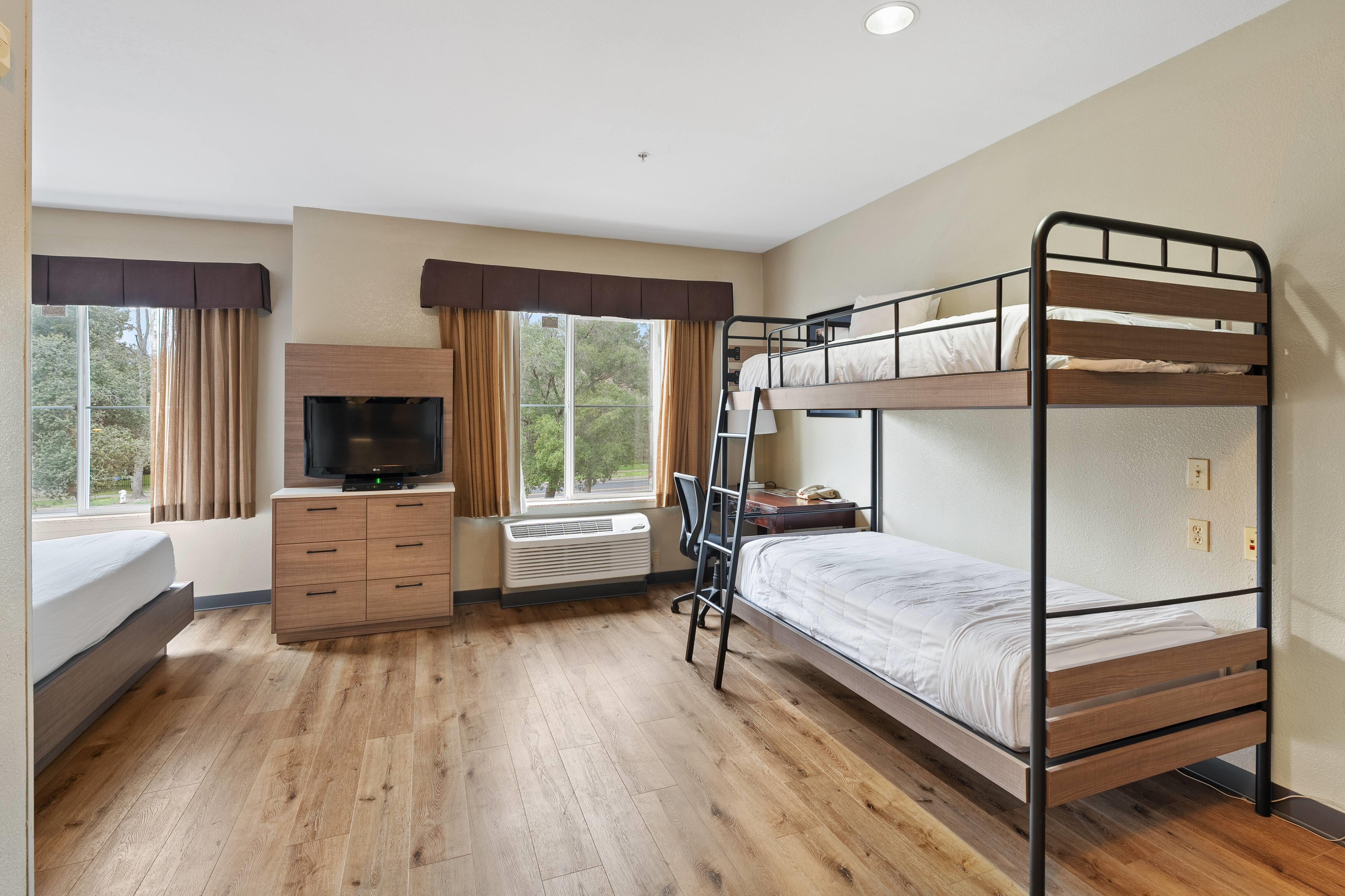 Room Two Beds