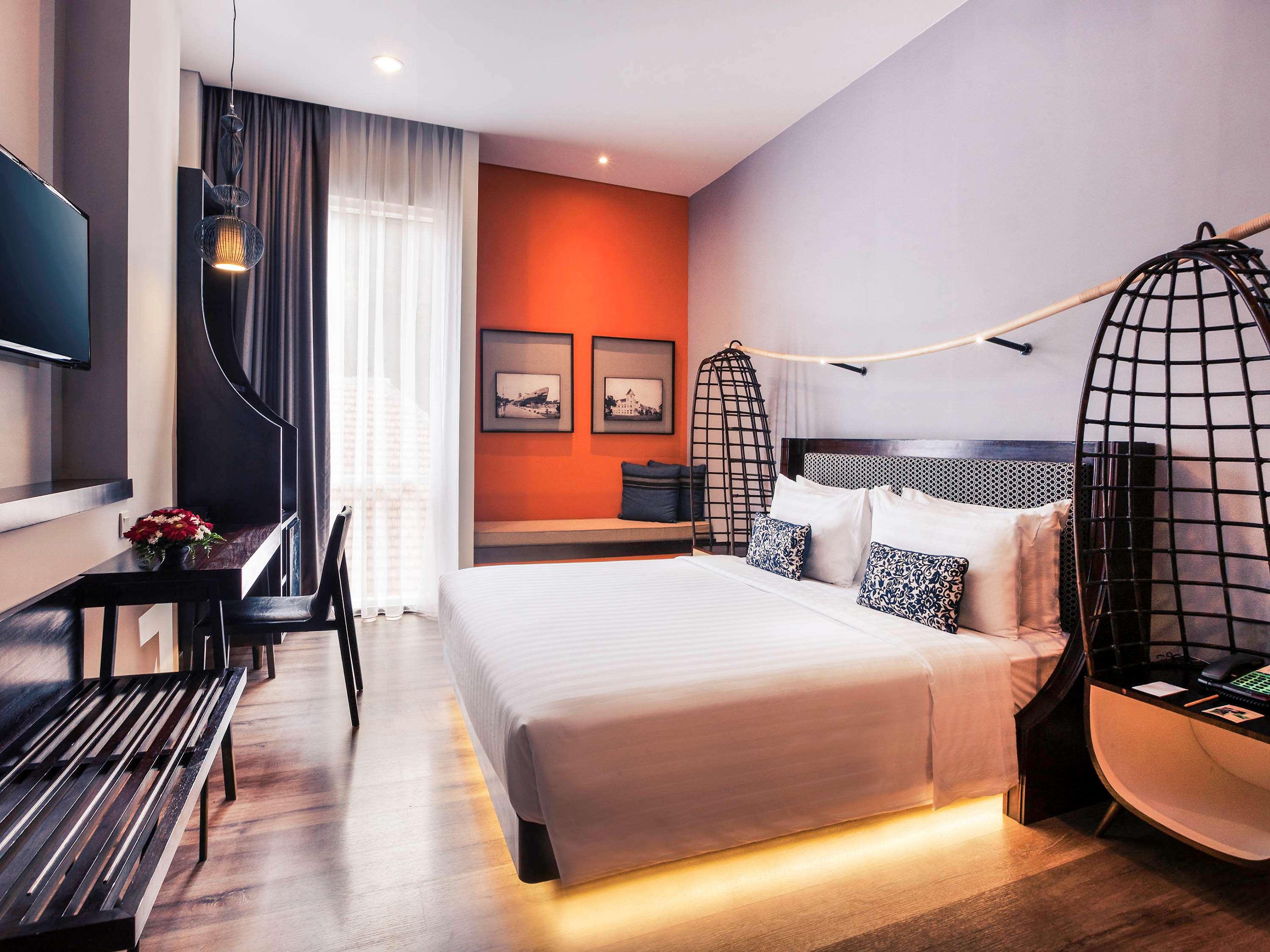 Double Deluxe Queen Bed