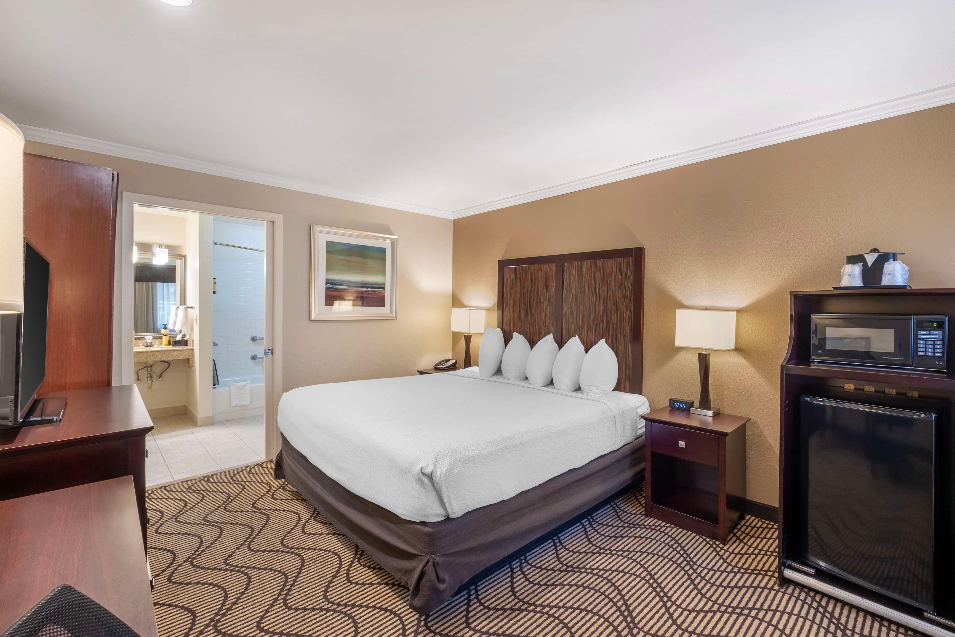 Room Queen Bed Non Smoking