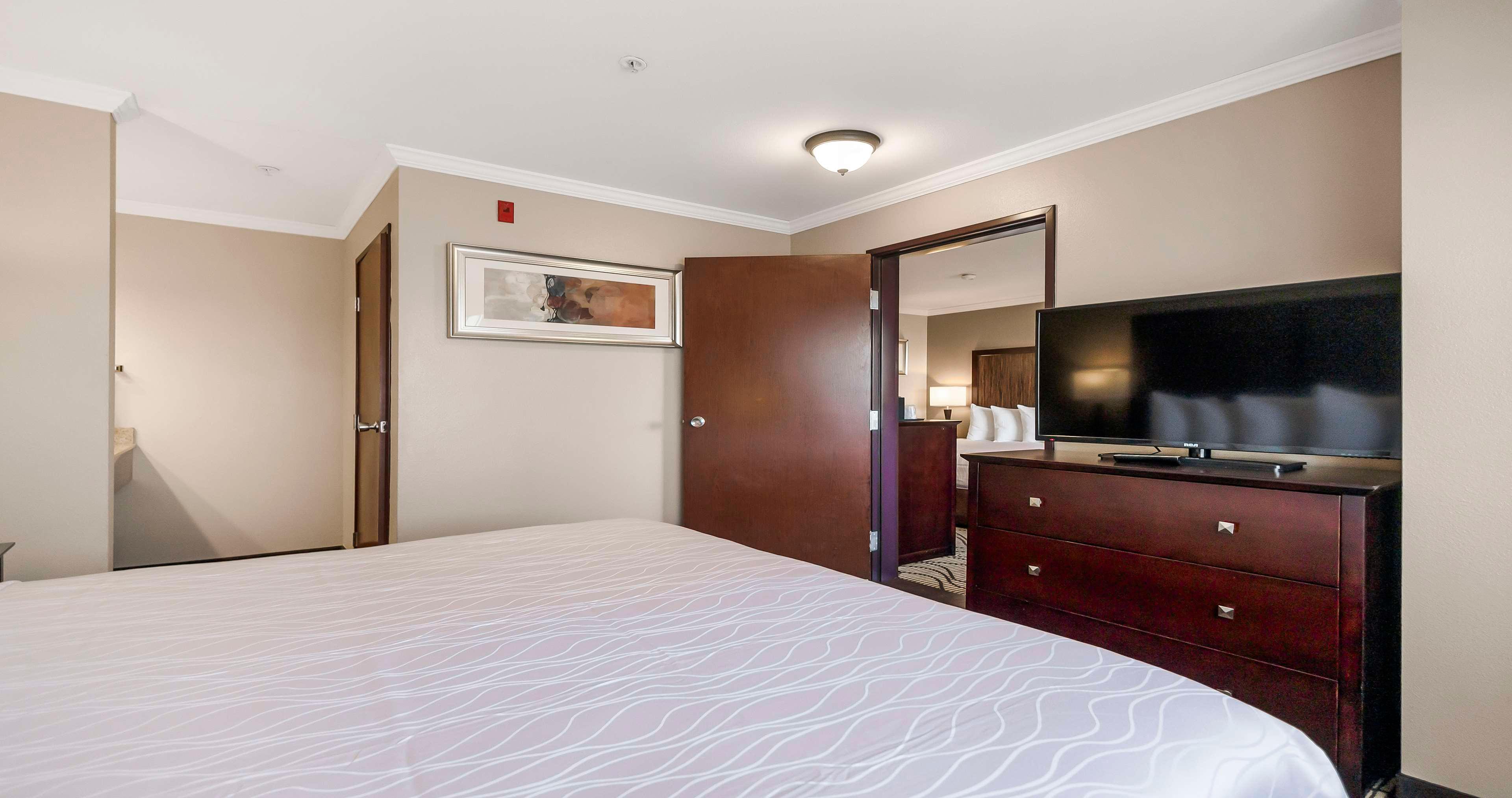 Suite Two King Beds