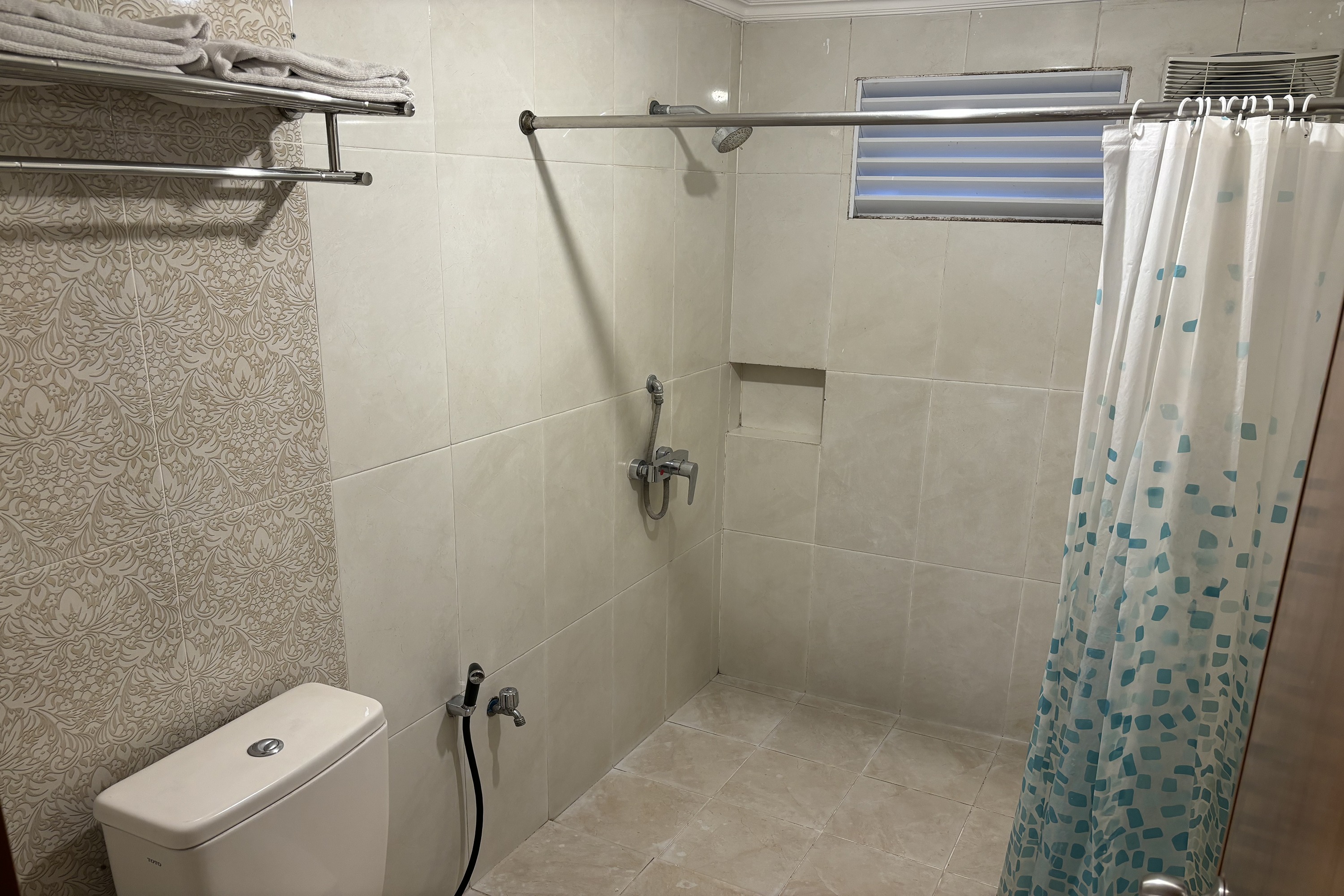 Twin Classic Pool View