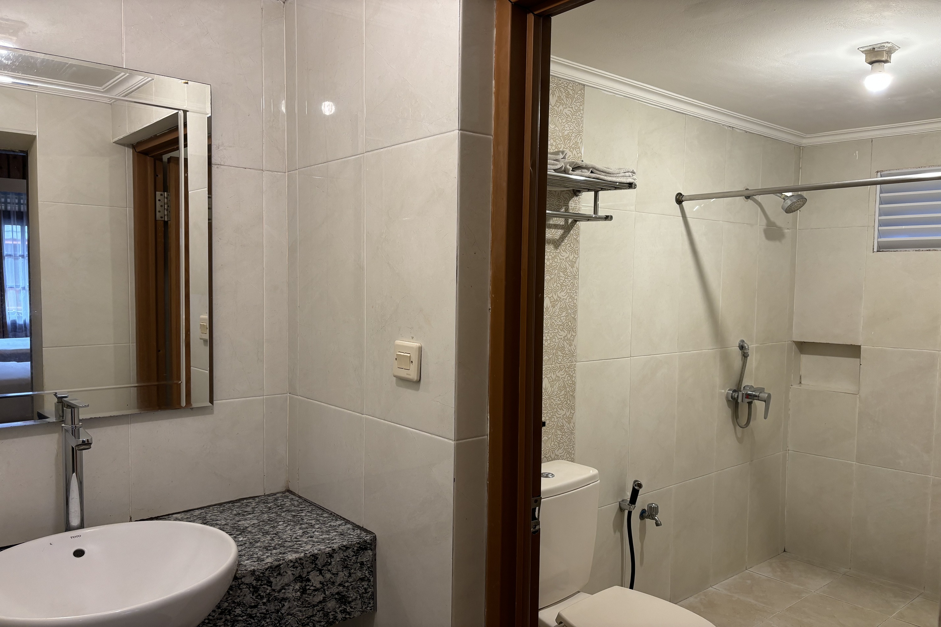 Twin Classic Pool View