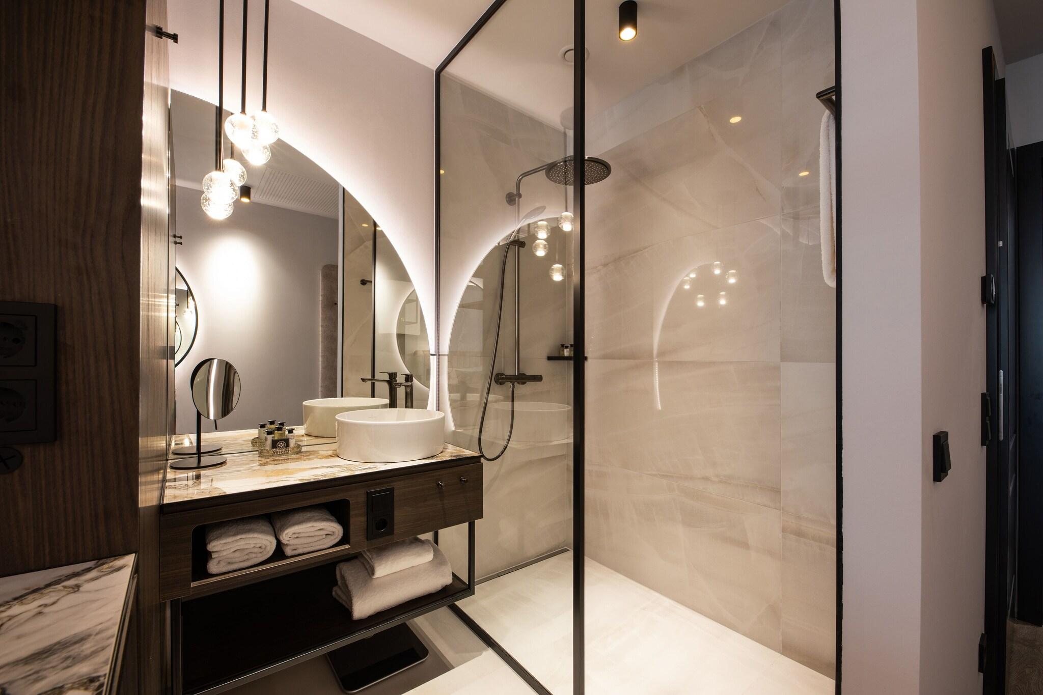 Double Classic King Bed