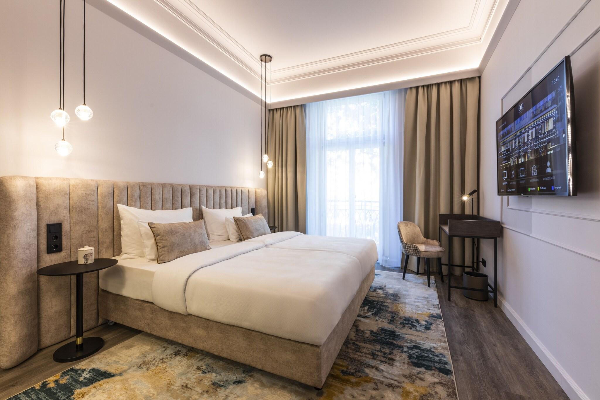 Double Classic King Bed