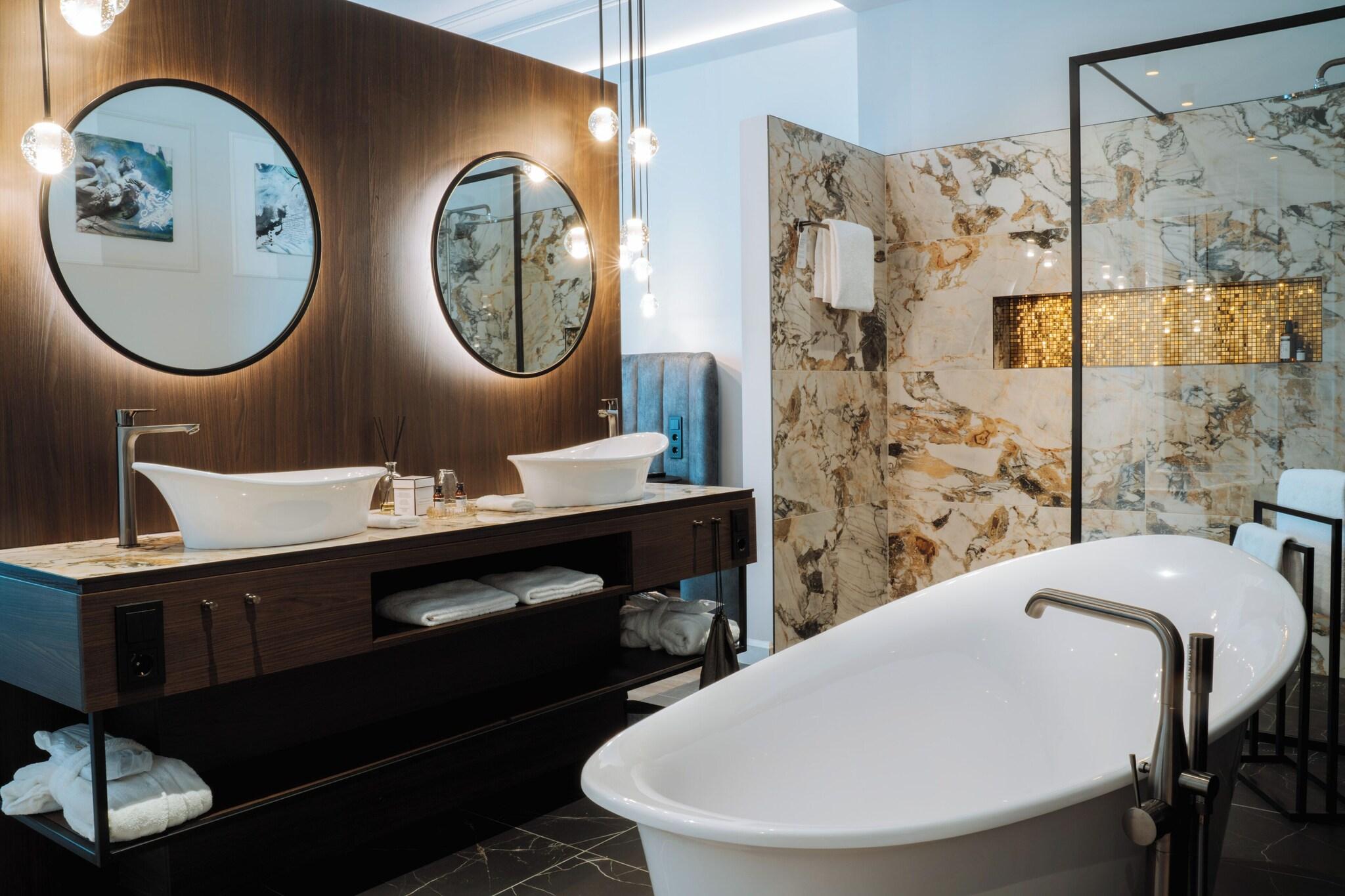 Suite Deluxe King Bed