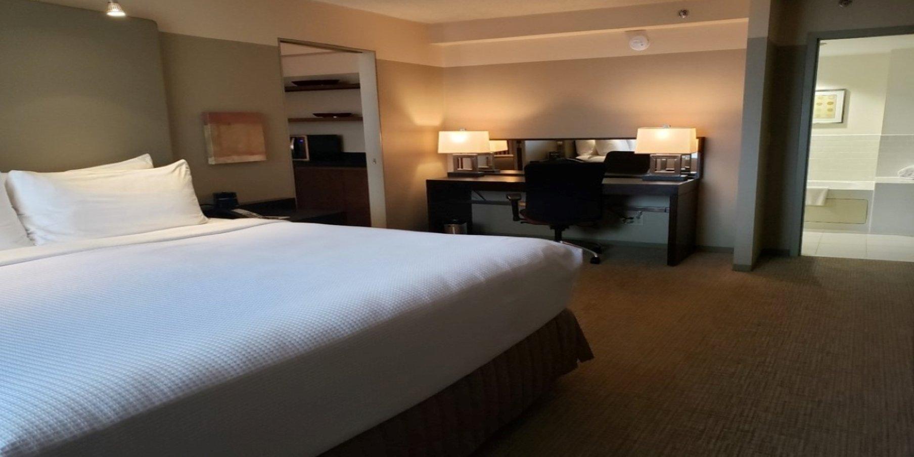 Suite King Size Bed