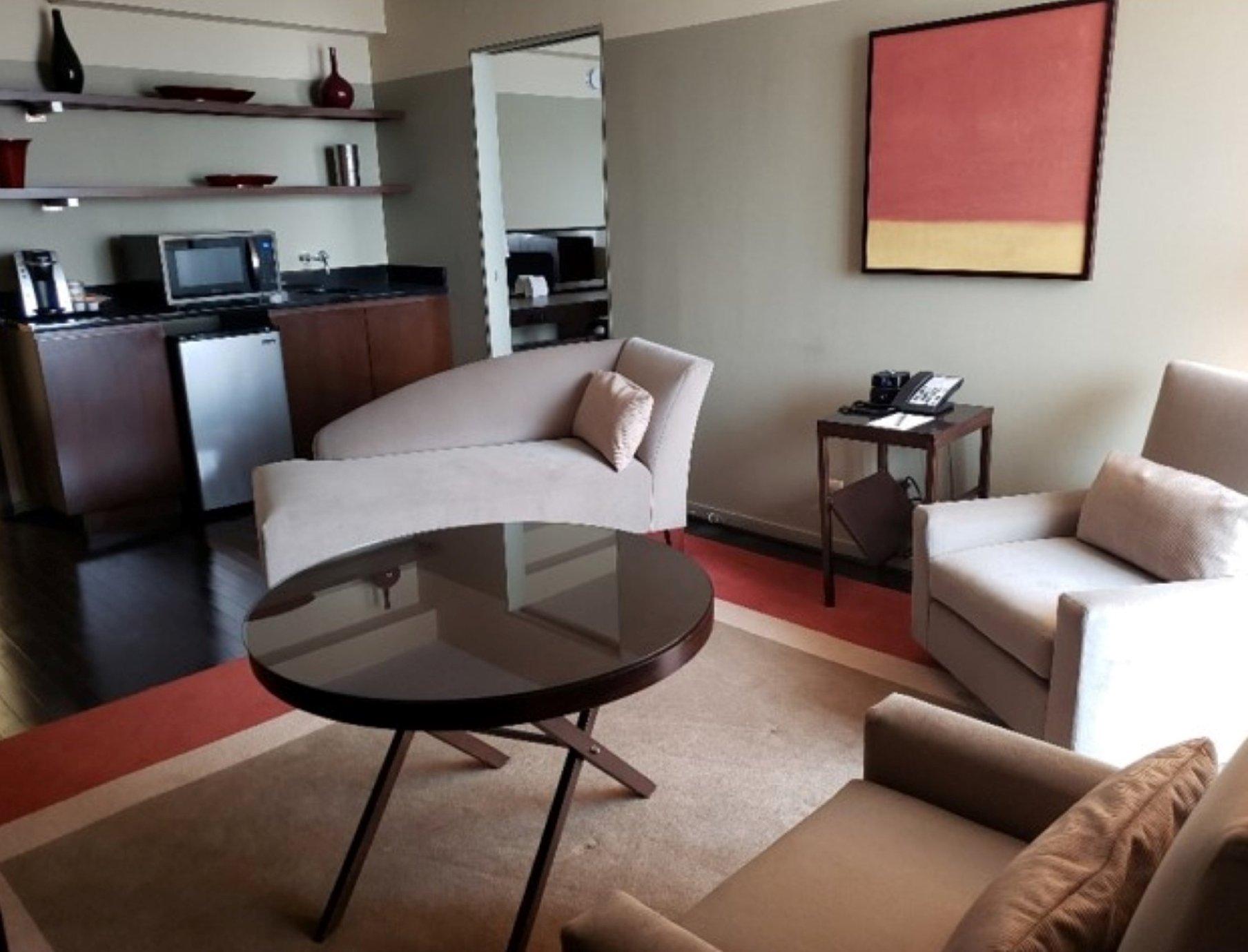 Suite King Size Bed