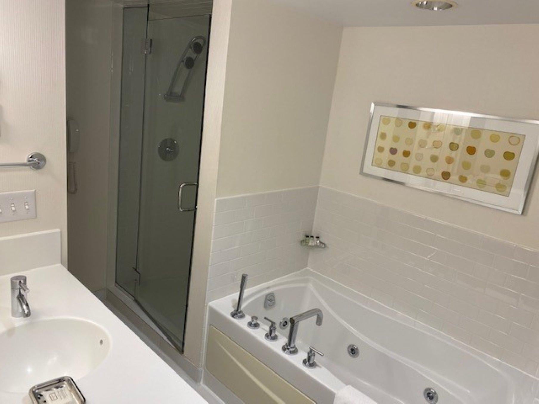Suite King Size Bed