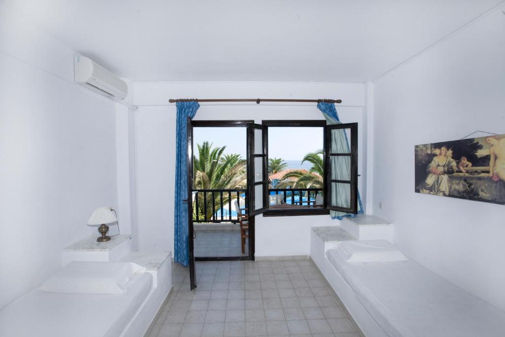 Family Room Garden View