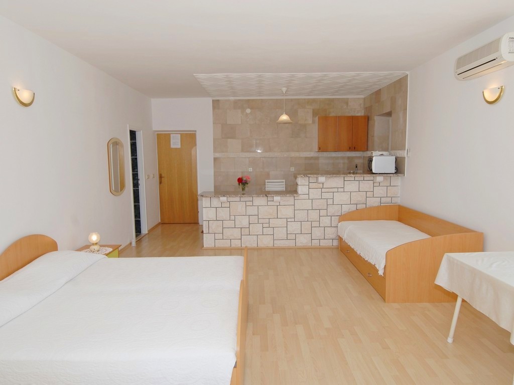 Apartment Capacity 3