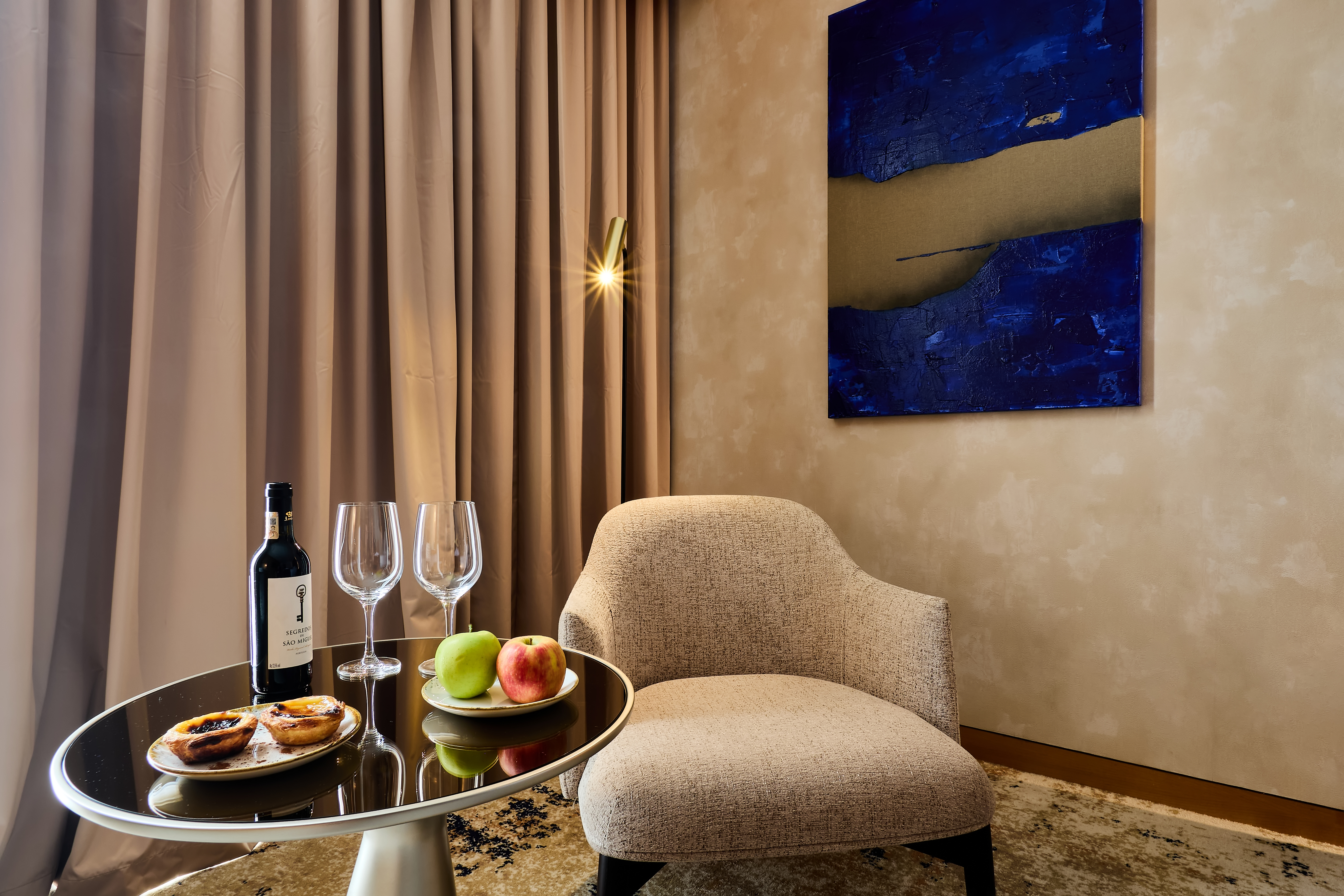 Double Deluxe One Bed