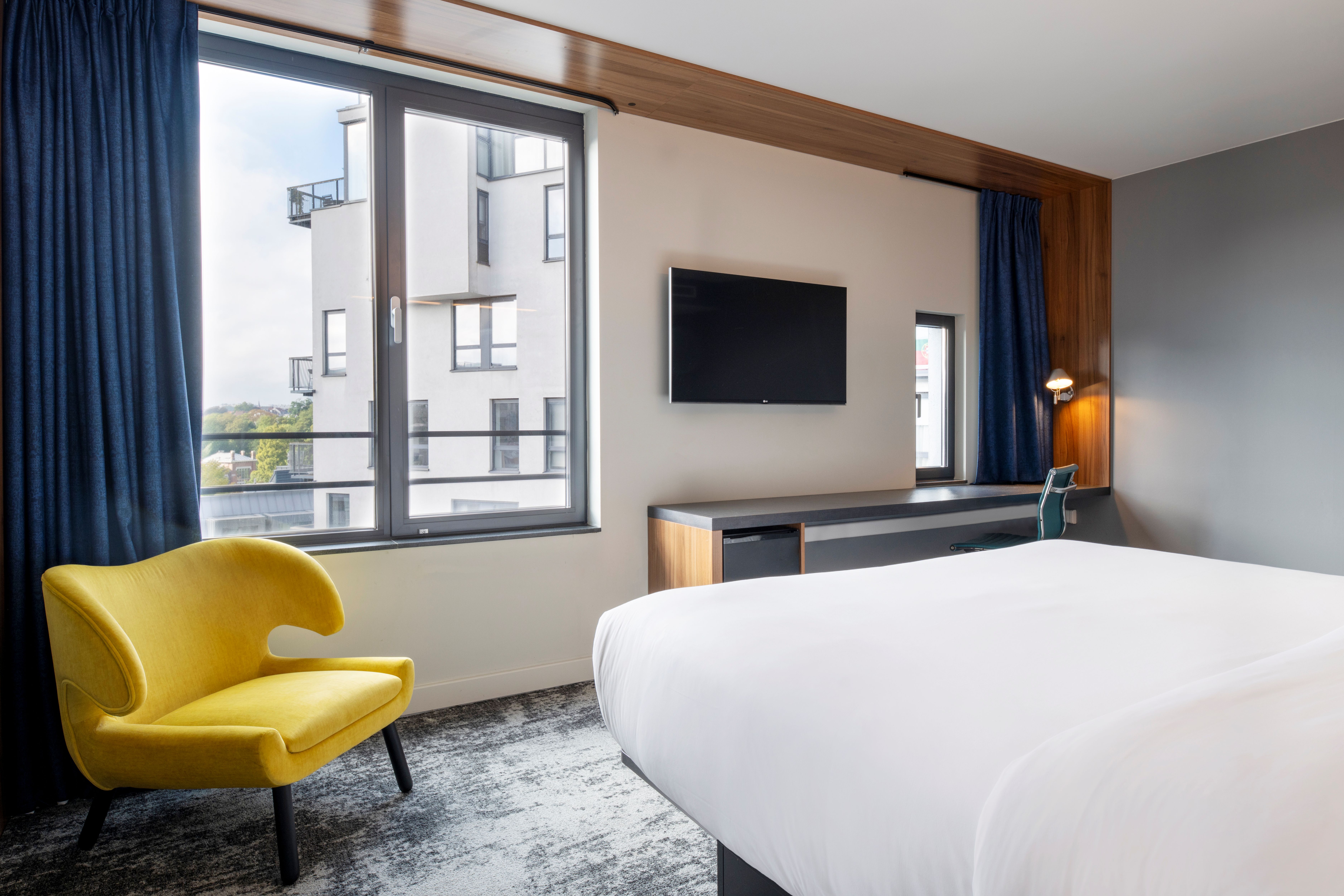 Double or Twin King Size Bed