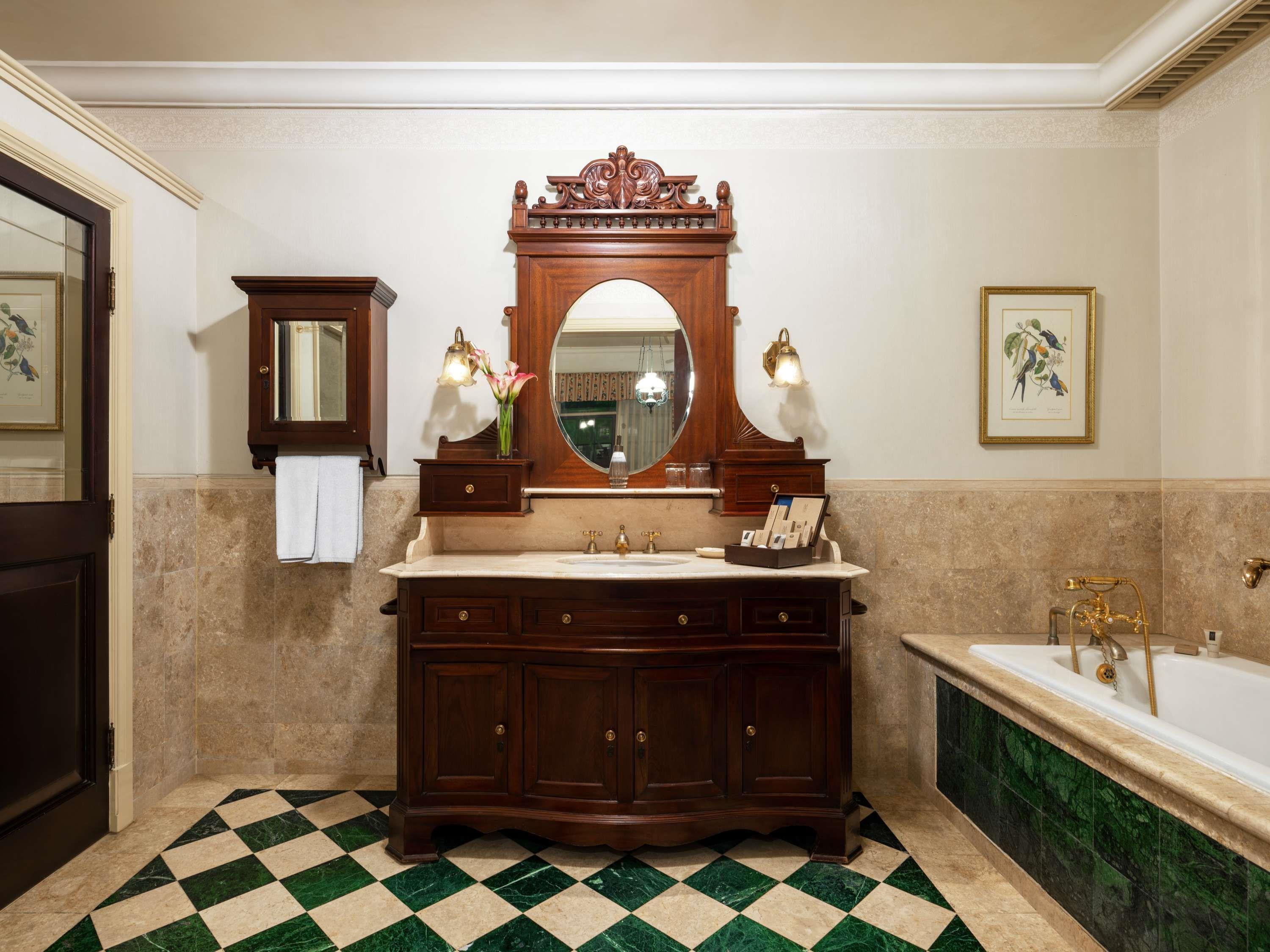 Double Classic King Bed