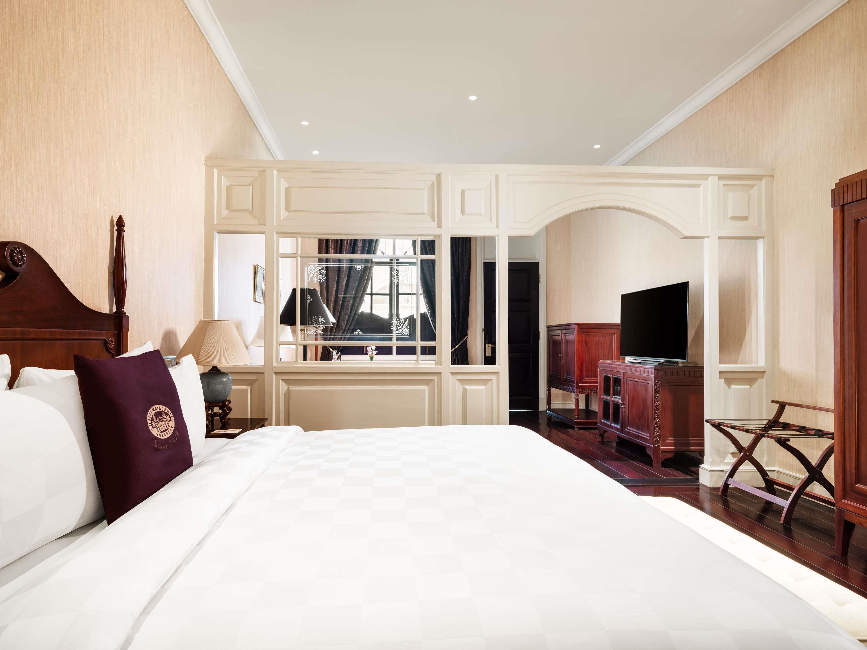Suite King Size Bed