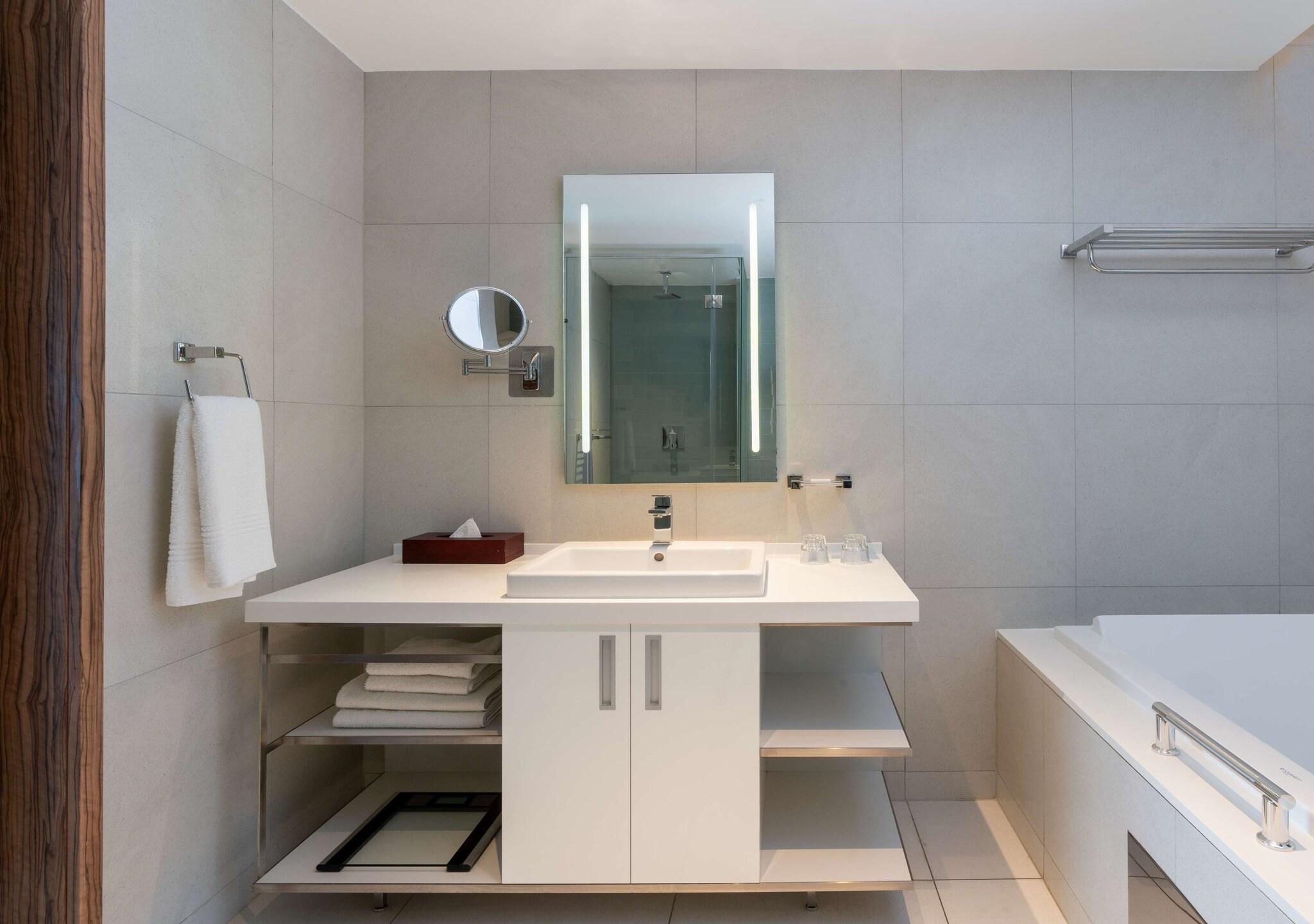 Apartment City View King Bed