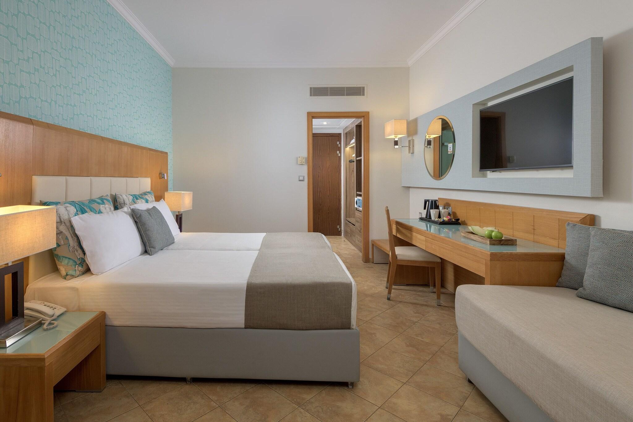 Double with Private Pool