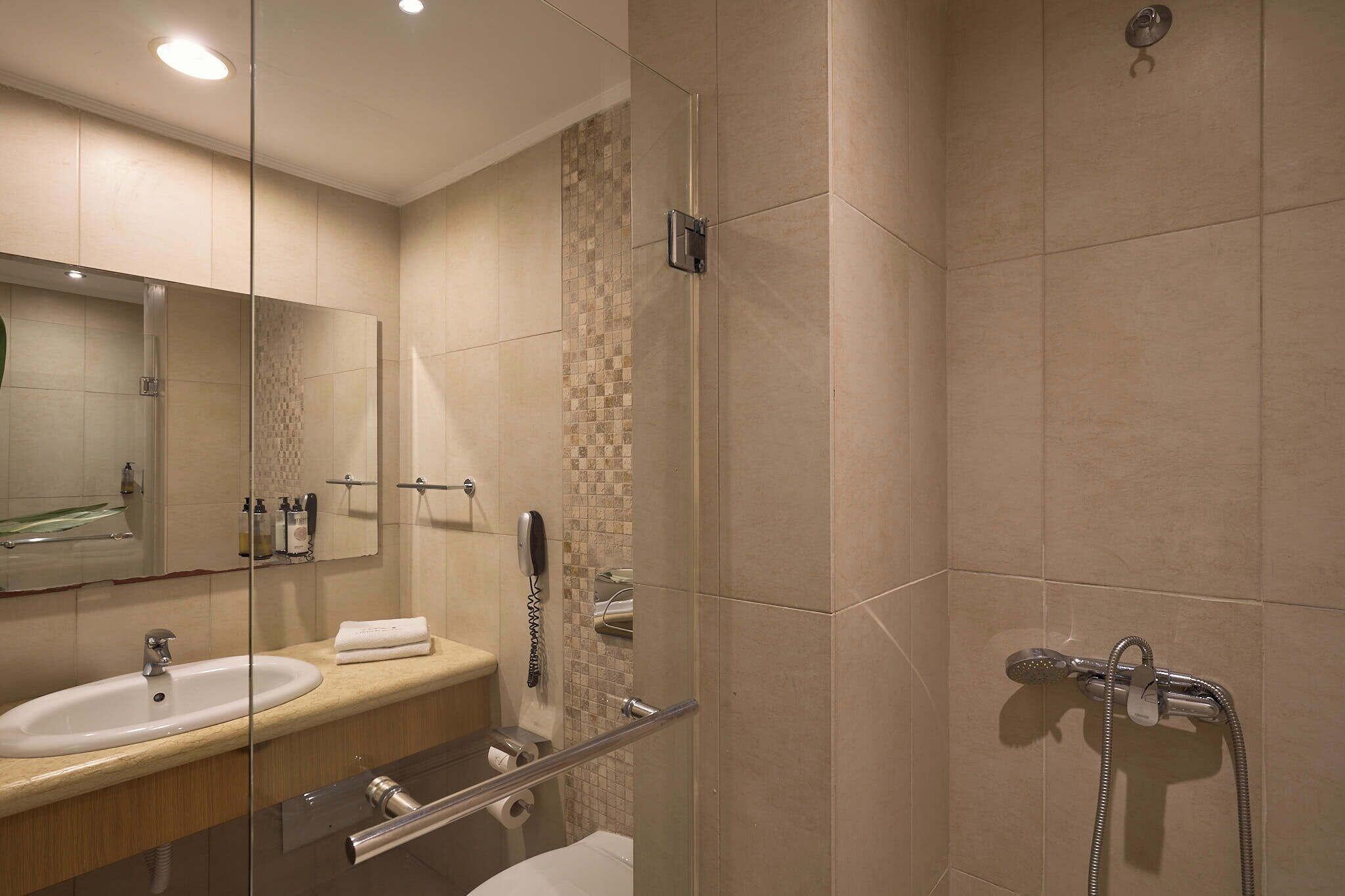 Family Room Superior with Views