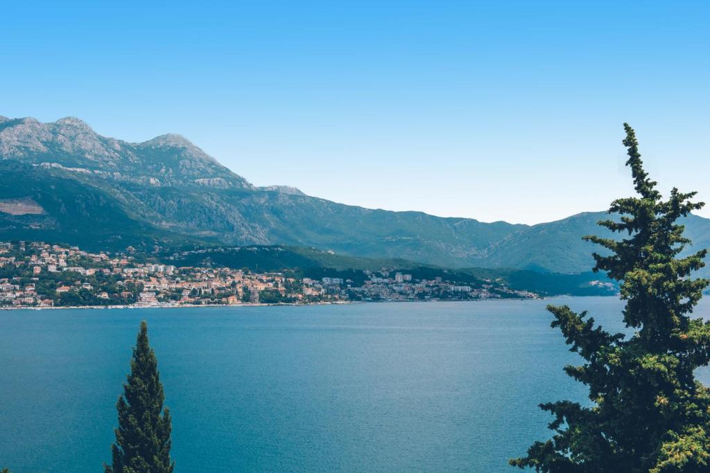 Double or Twin Side Sea View