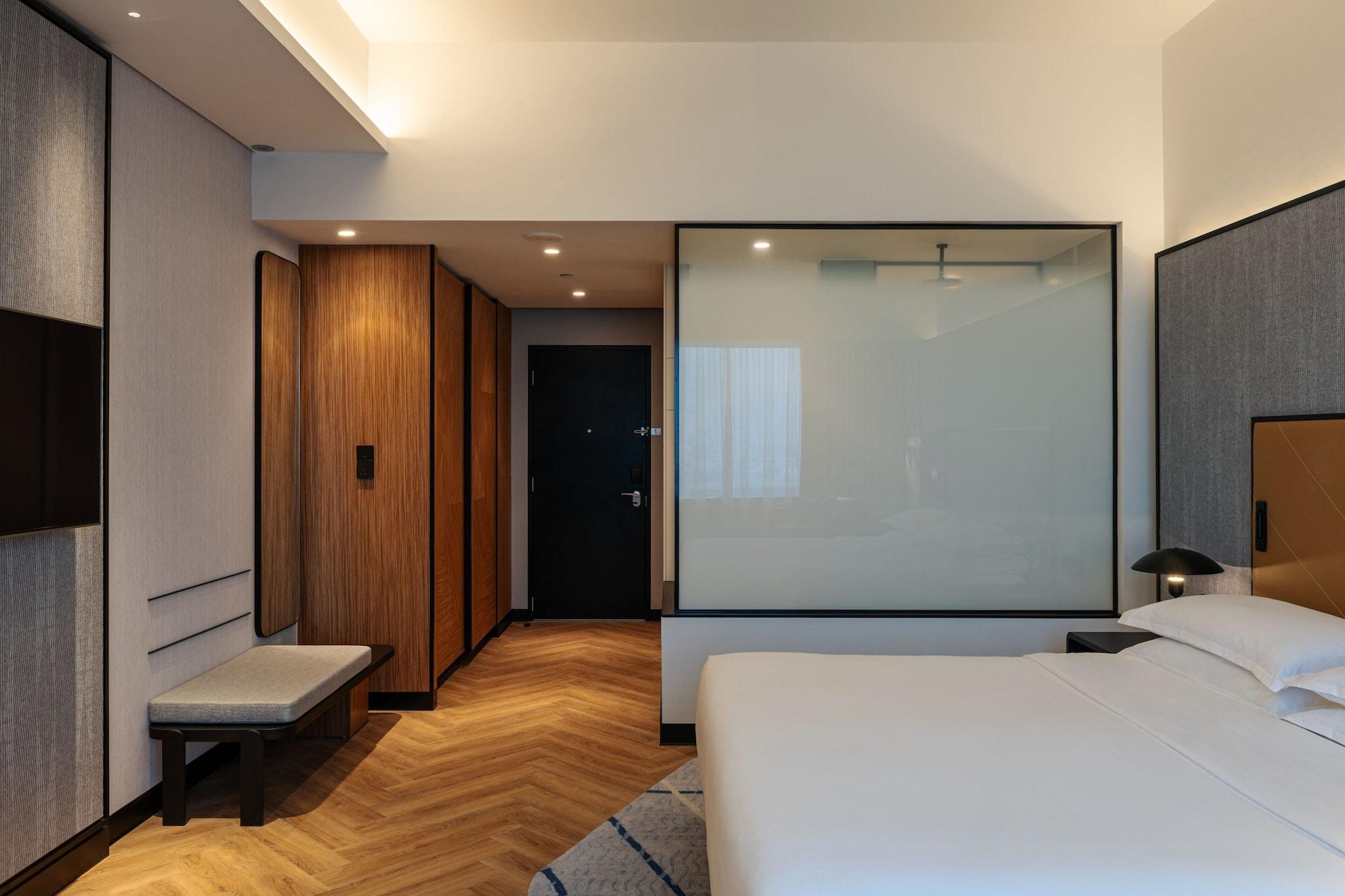 Double Club King Bed