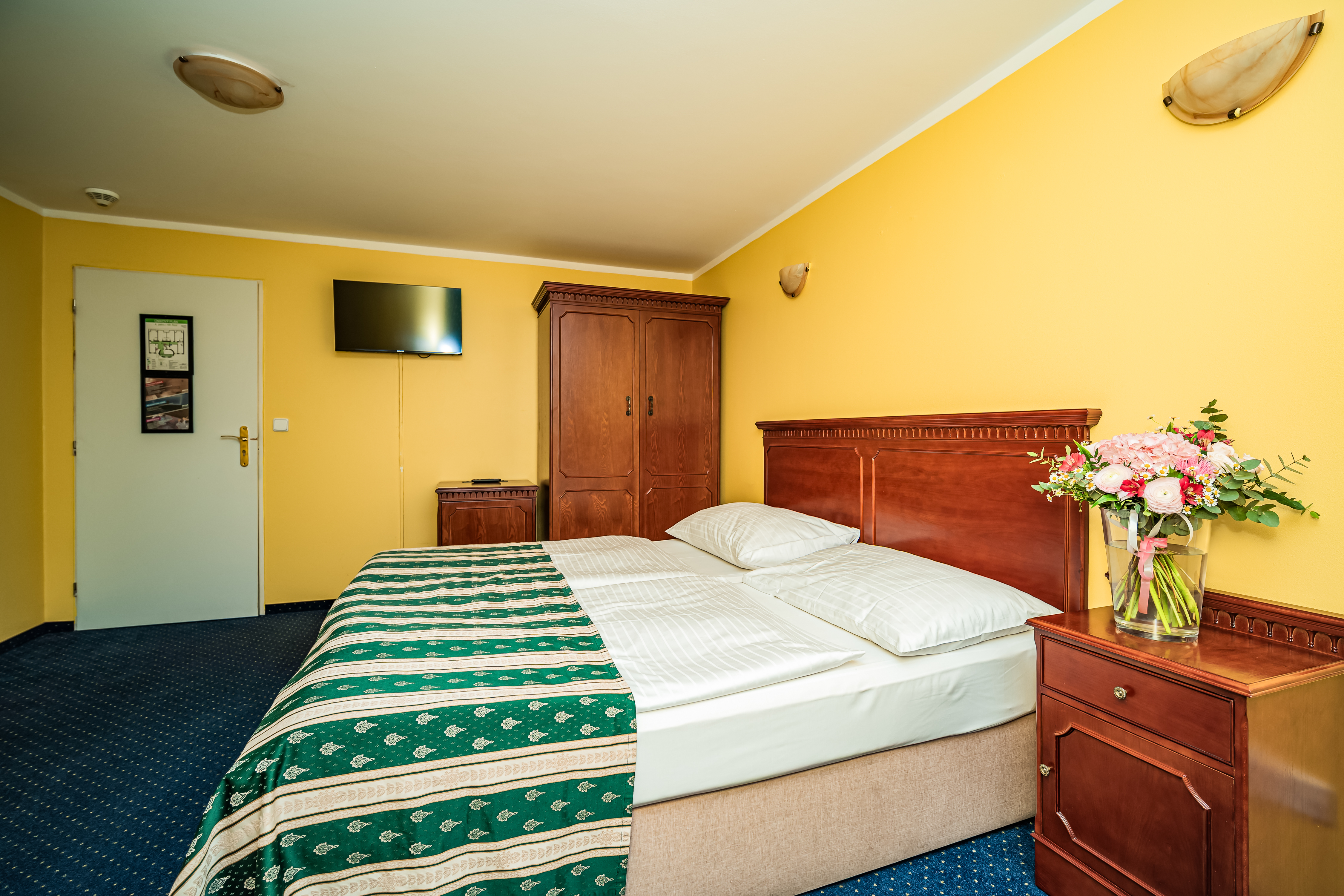 Double or Twin Standard