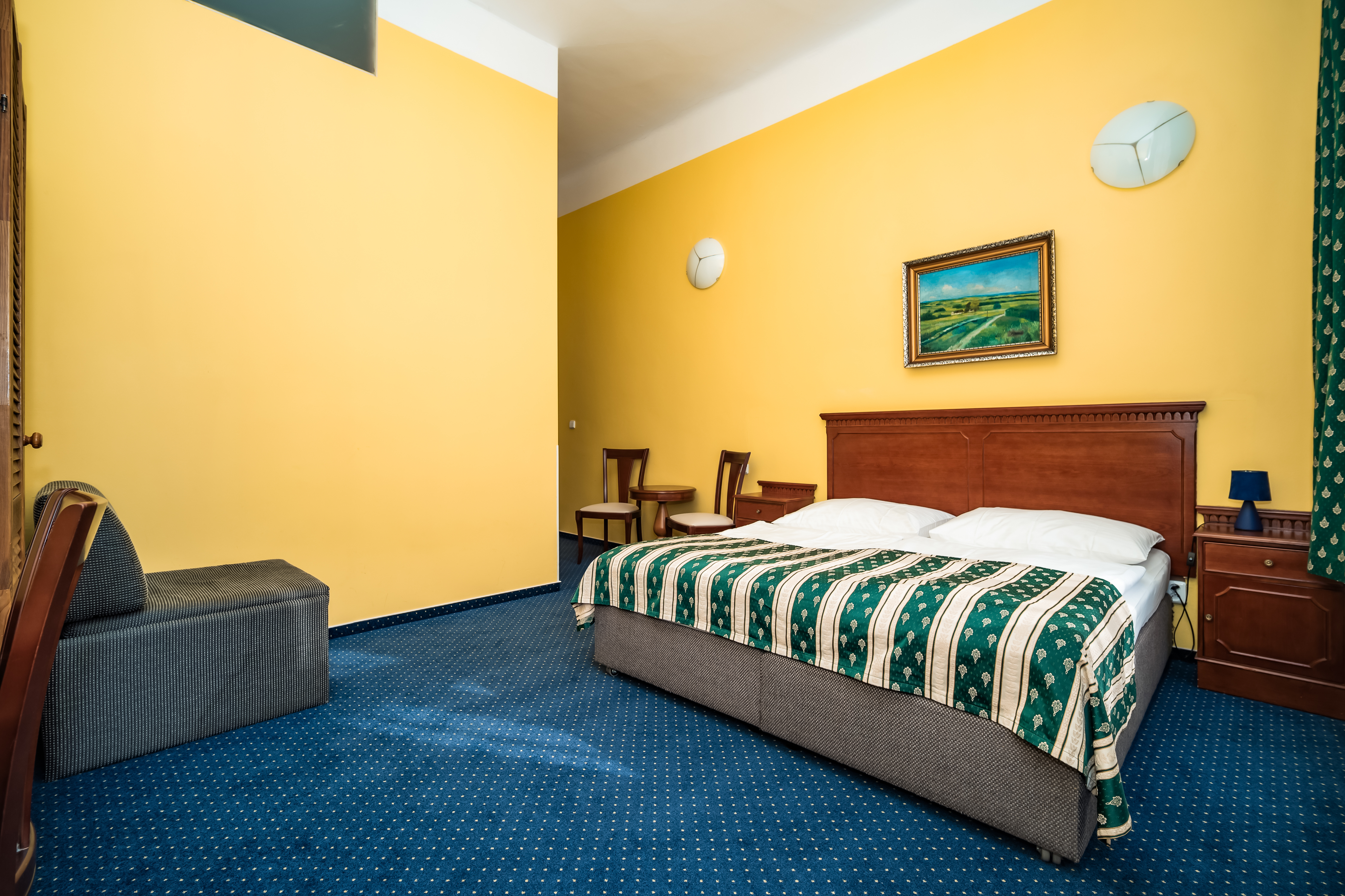 Double or Twin Standard