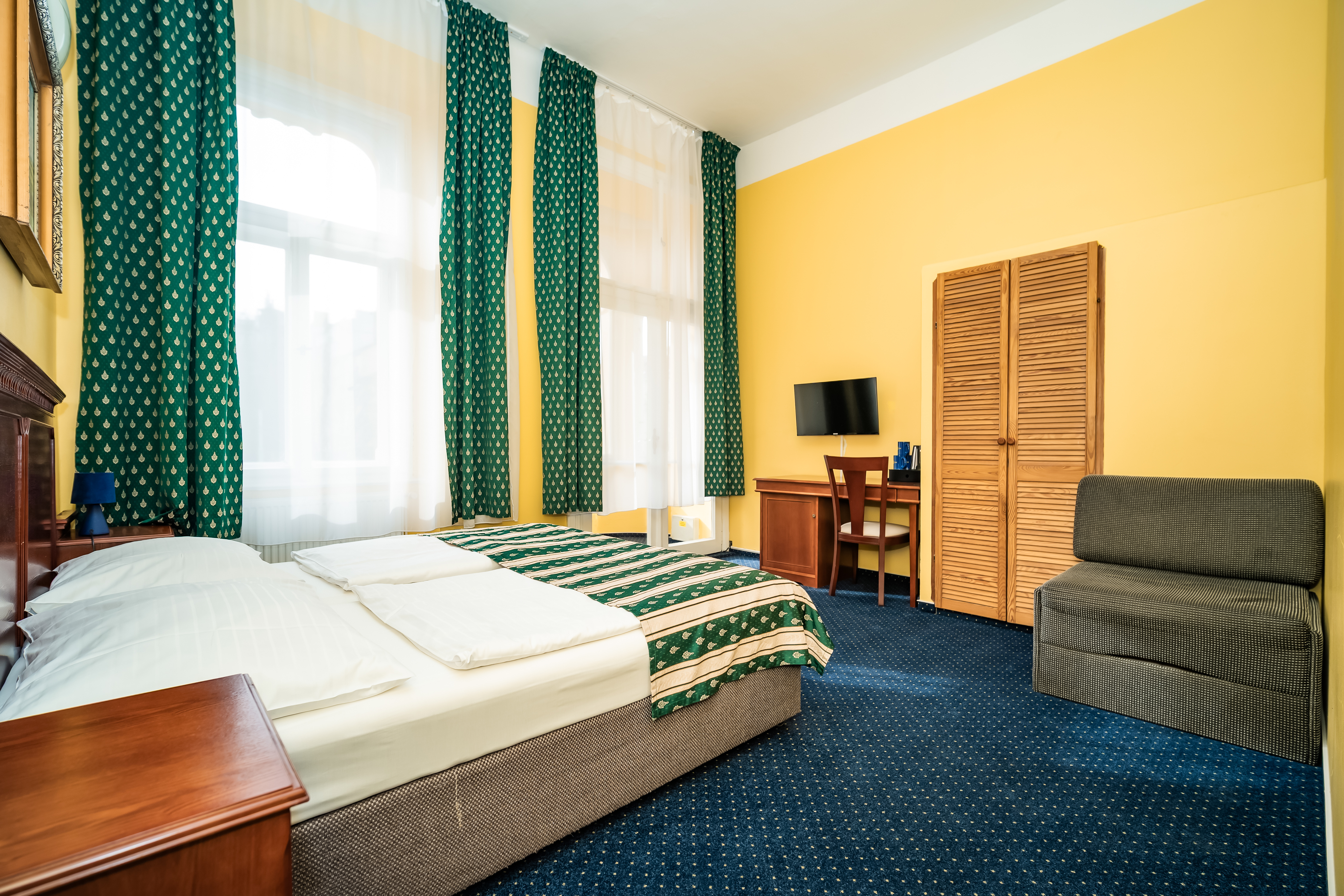 Double or Twin Standard