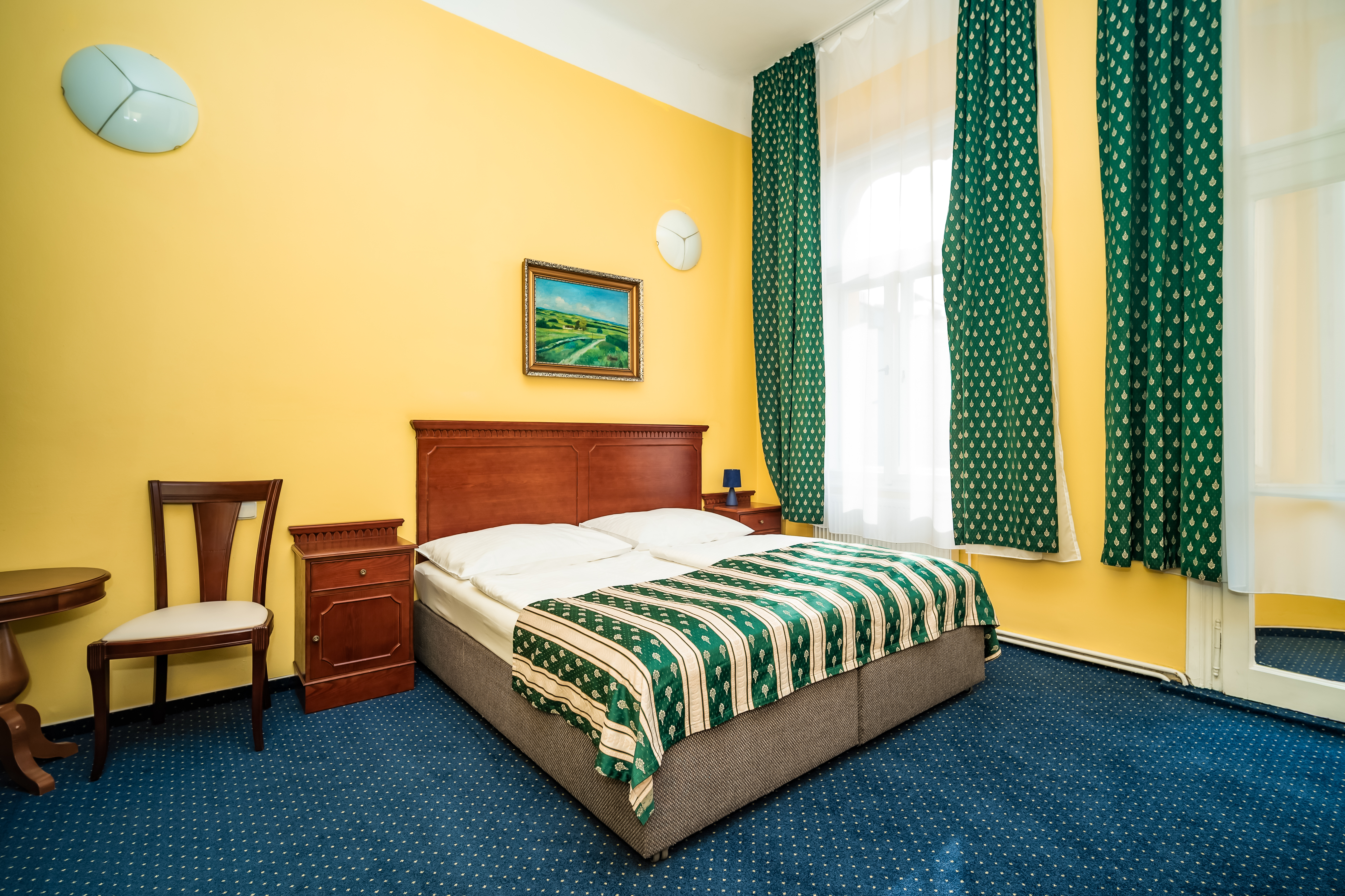 Double or Twin Standard