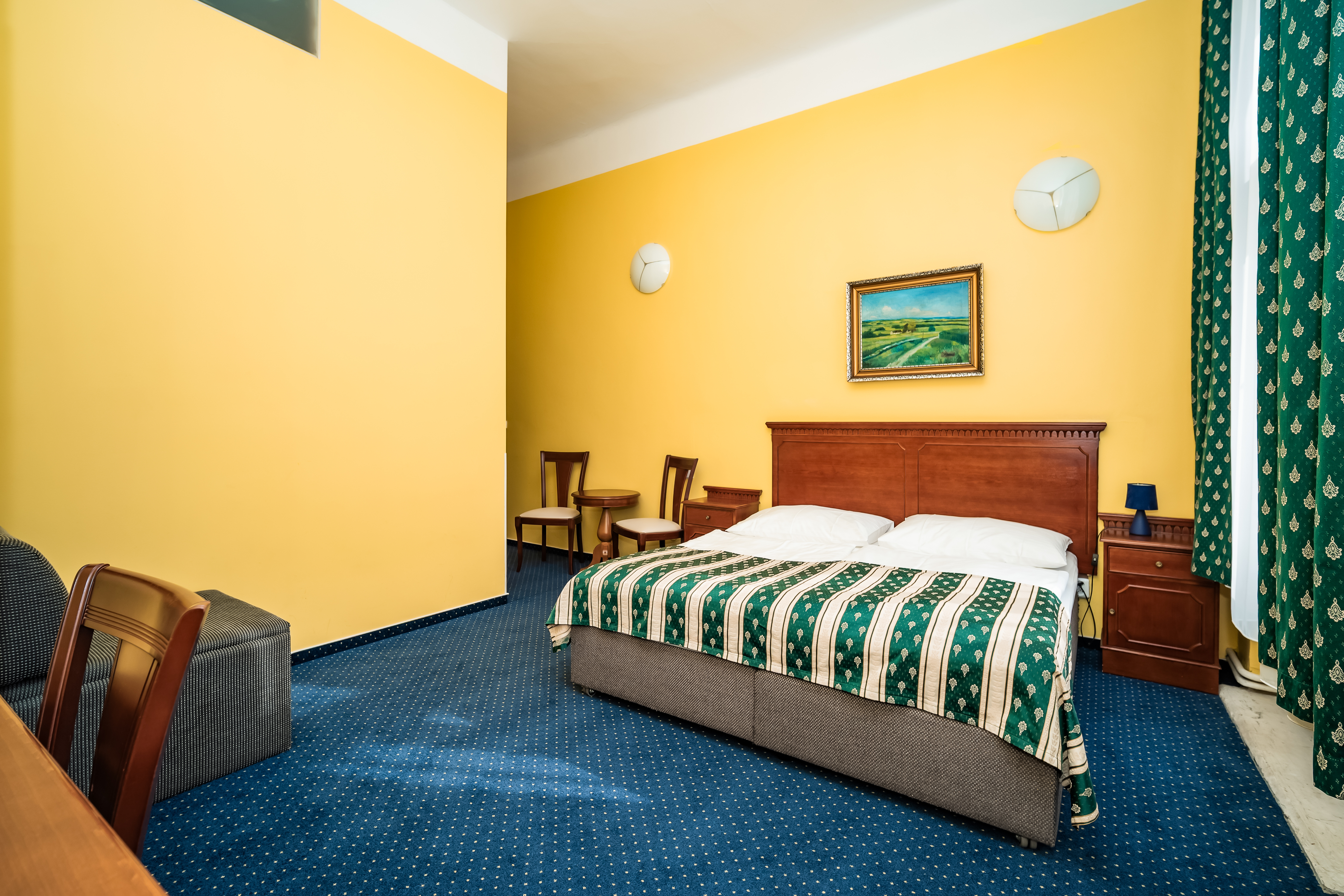 Double or Twin Standard