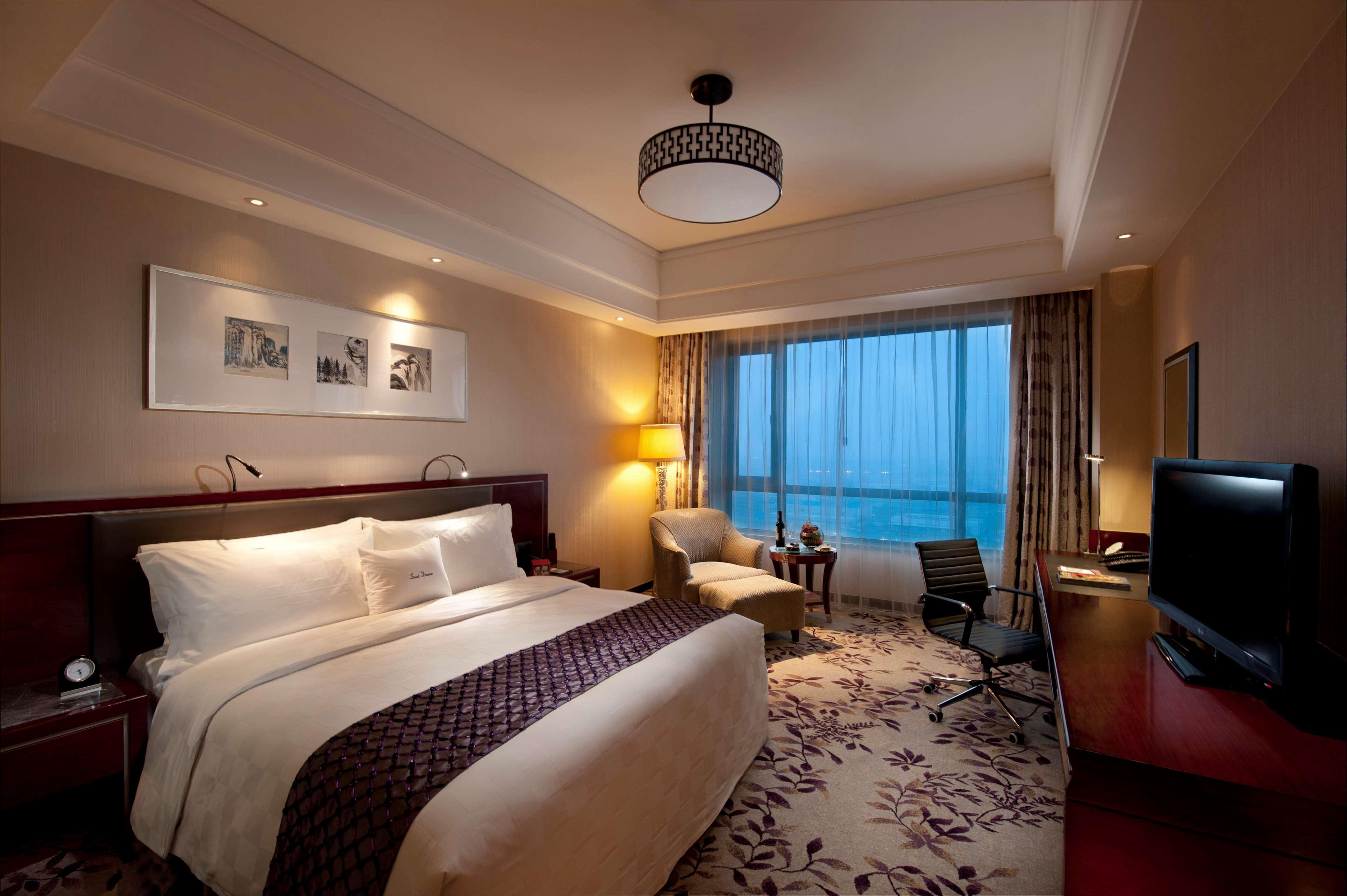 Double Executive King Bed