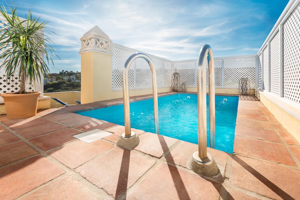 Apartment Three Bedrooms with Private Pool