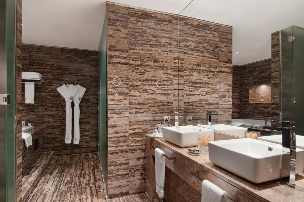 Suite with Kitchenette