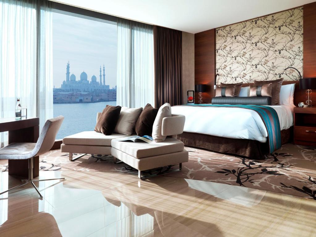 Suite with Kitchenette