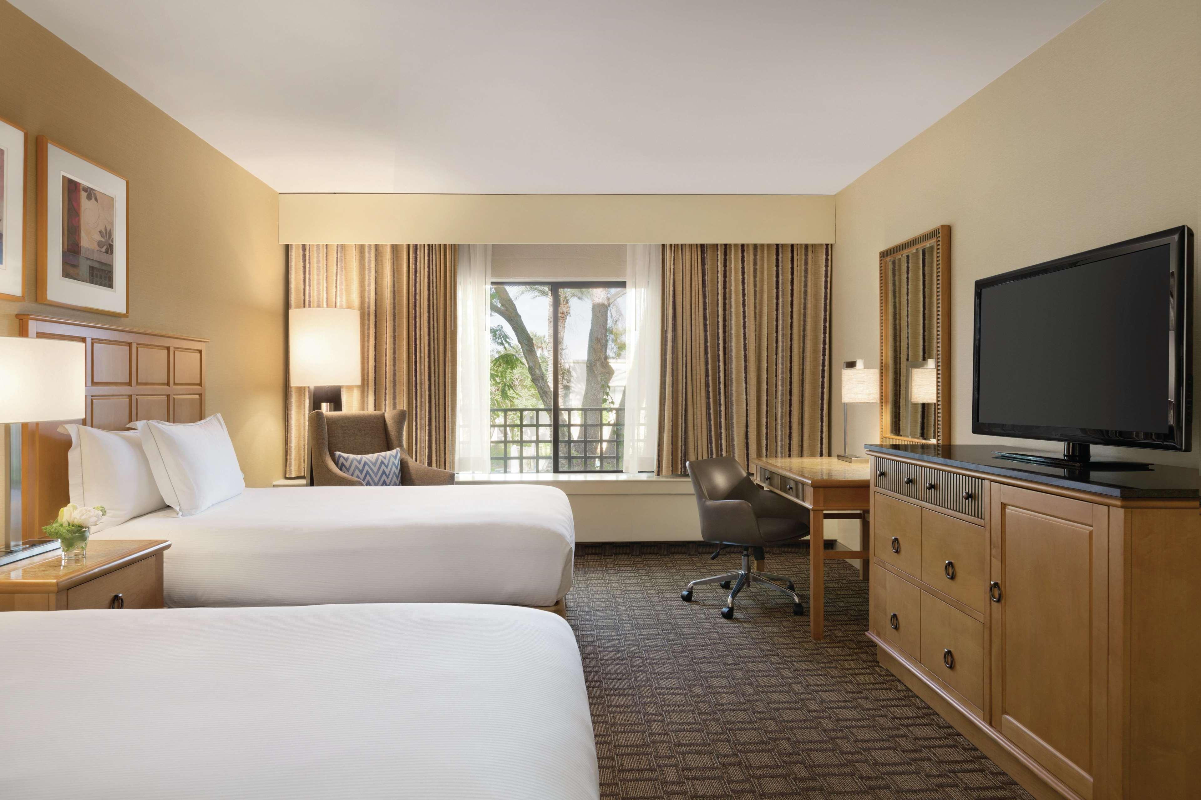 Double Deluxe Two Beds