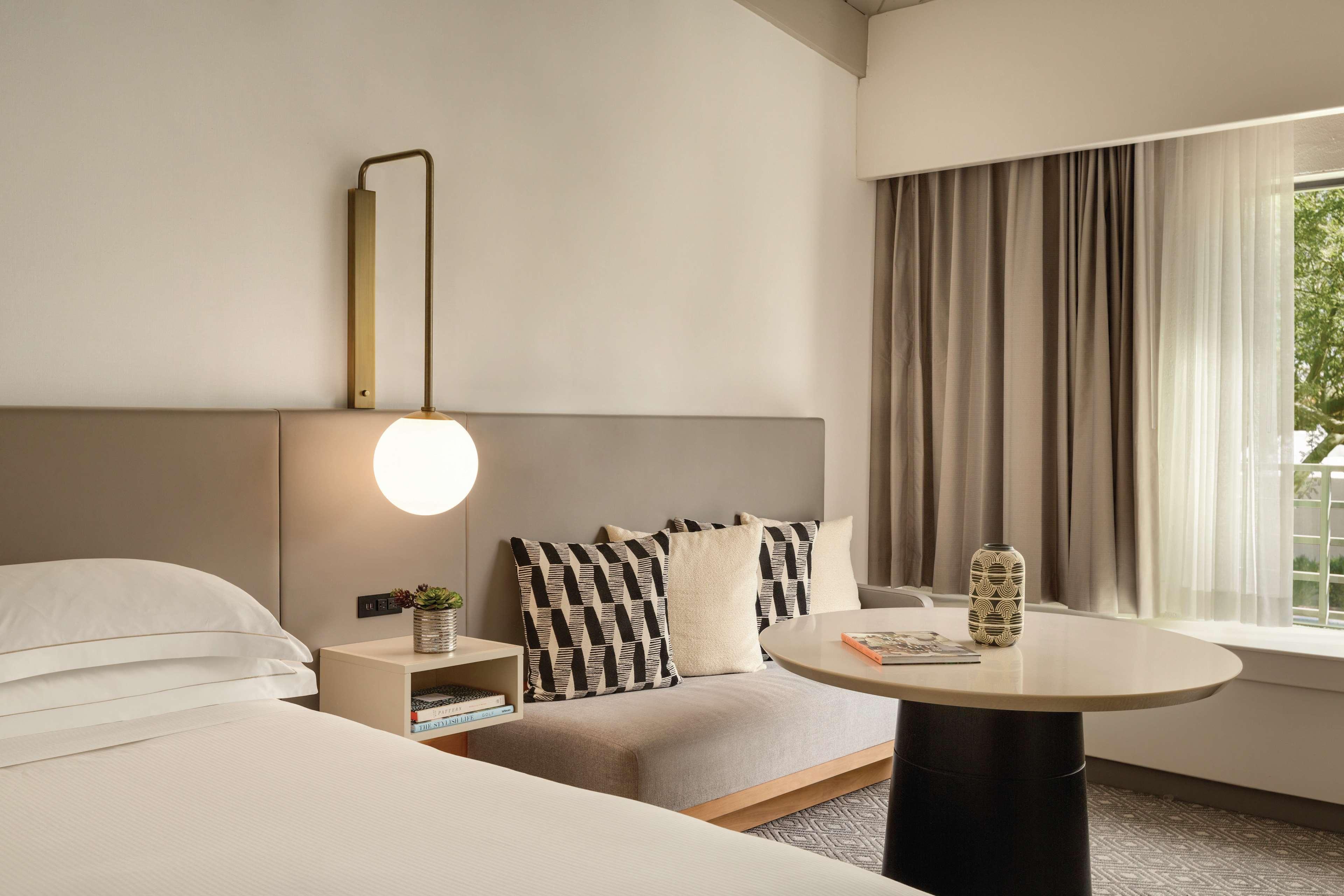 Double Deluxe King Bed