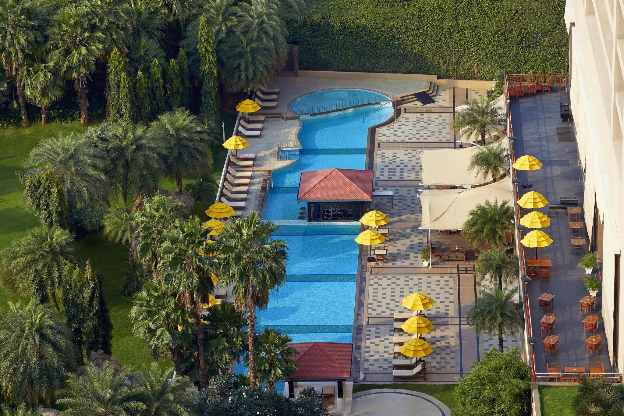 Double Pool View King Bed